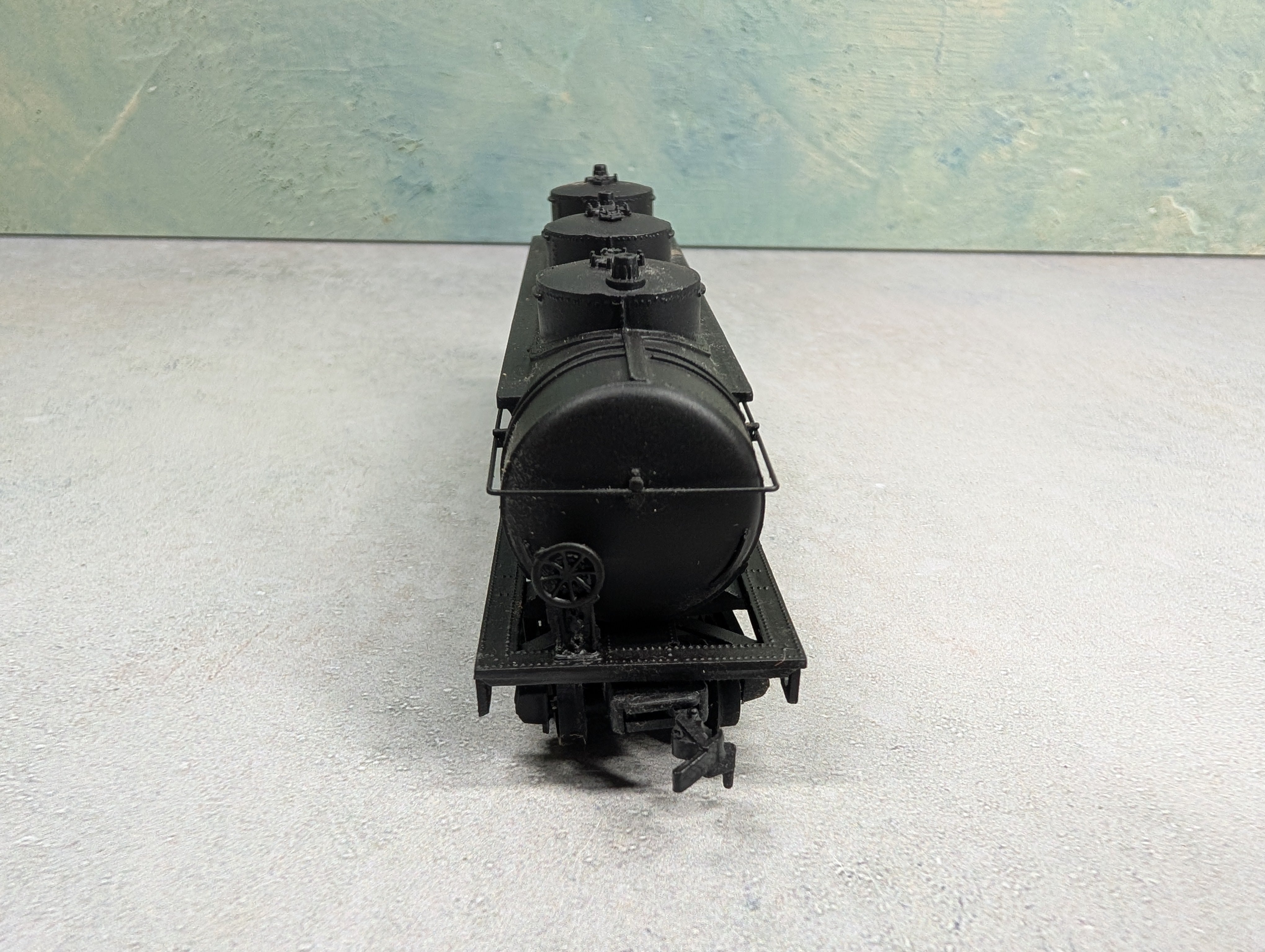 USED AHM HO Scale Triple Dome Tank Car Chesapeake and Ohio C&O #908716 Decal