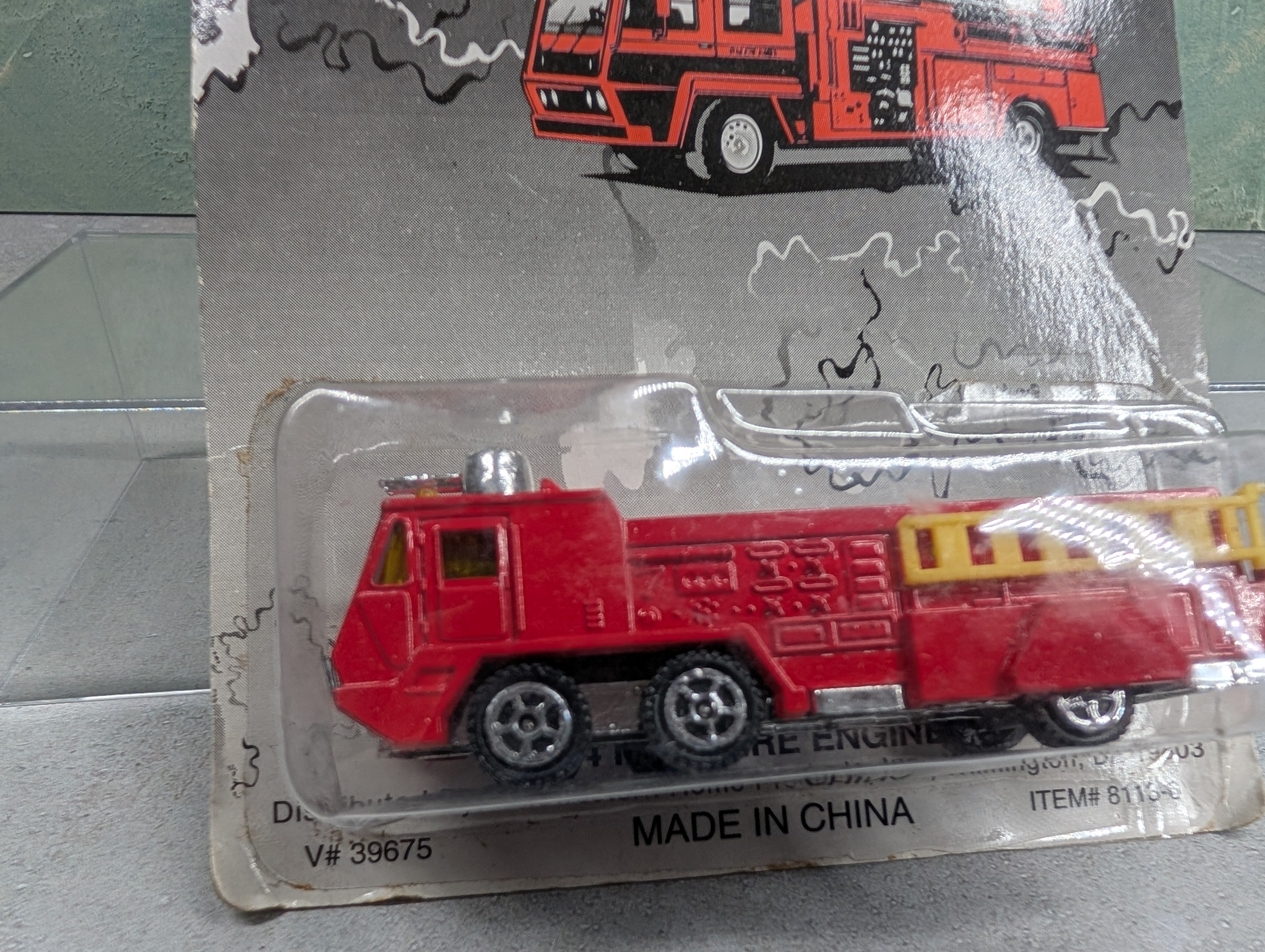 Midwestern Home Products Fire Engine w/ Yellow Side Ladder