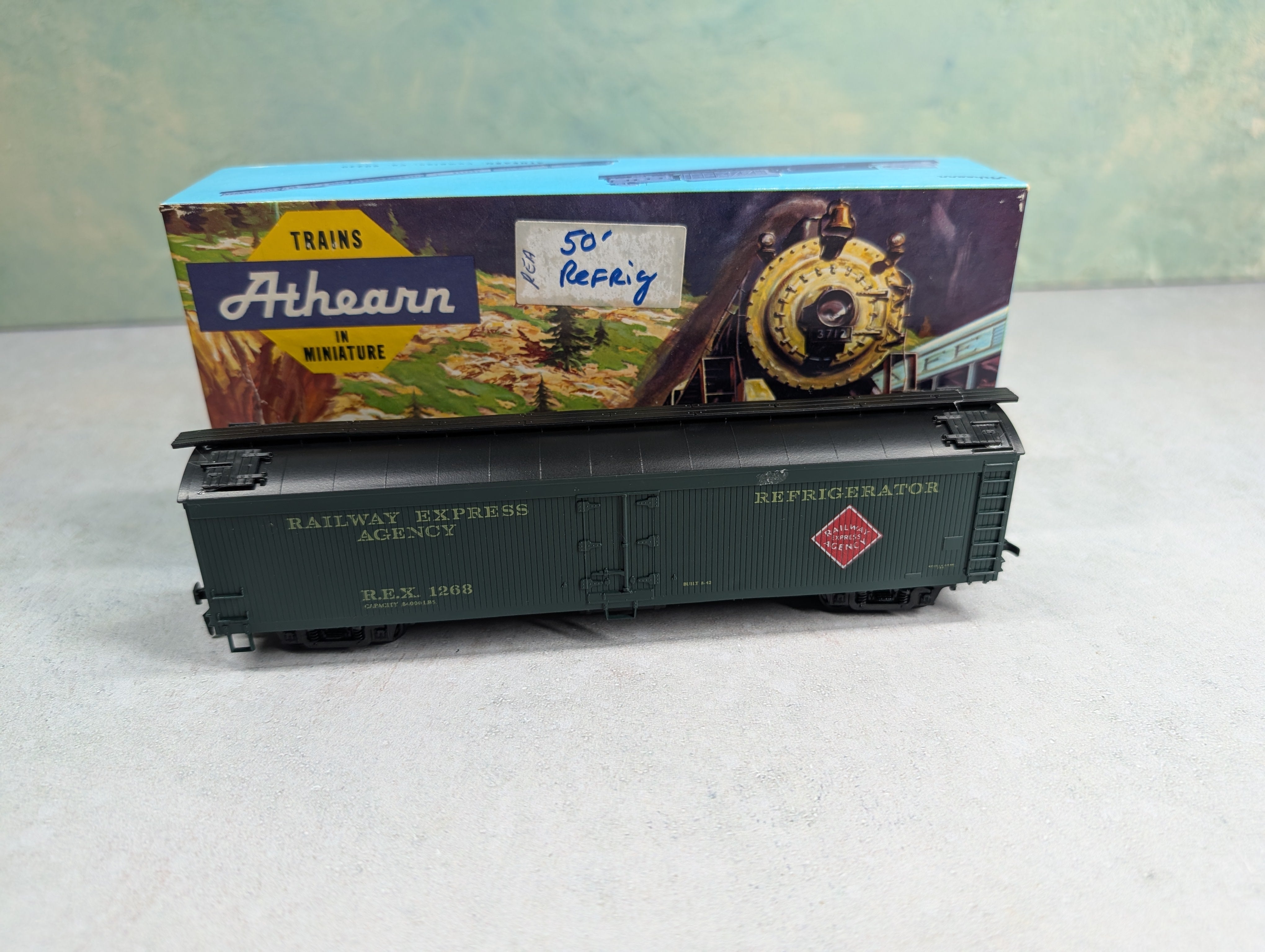 USED Athearn 5336 HO Scale 50' Express Reefer Box Car Railway Express Agency REX #1268