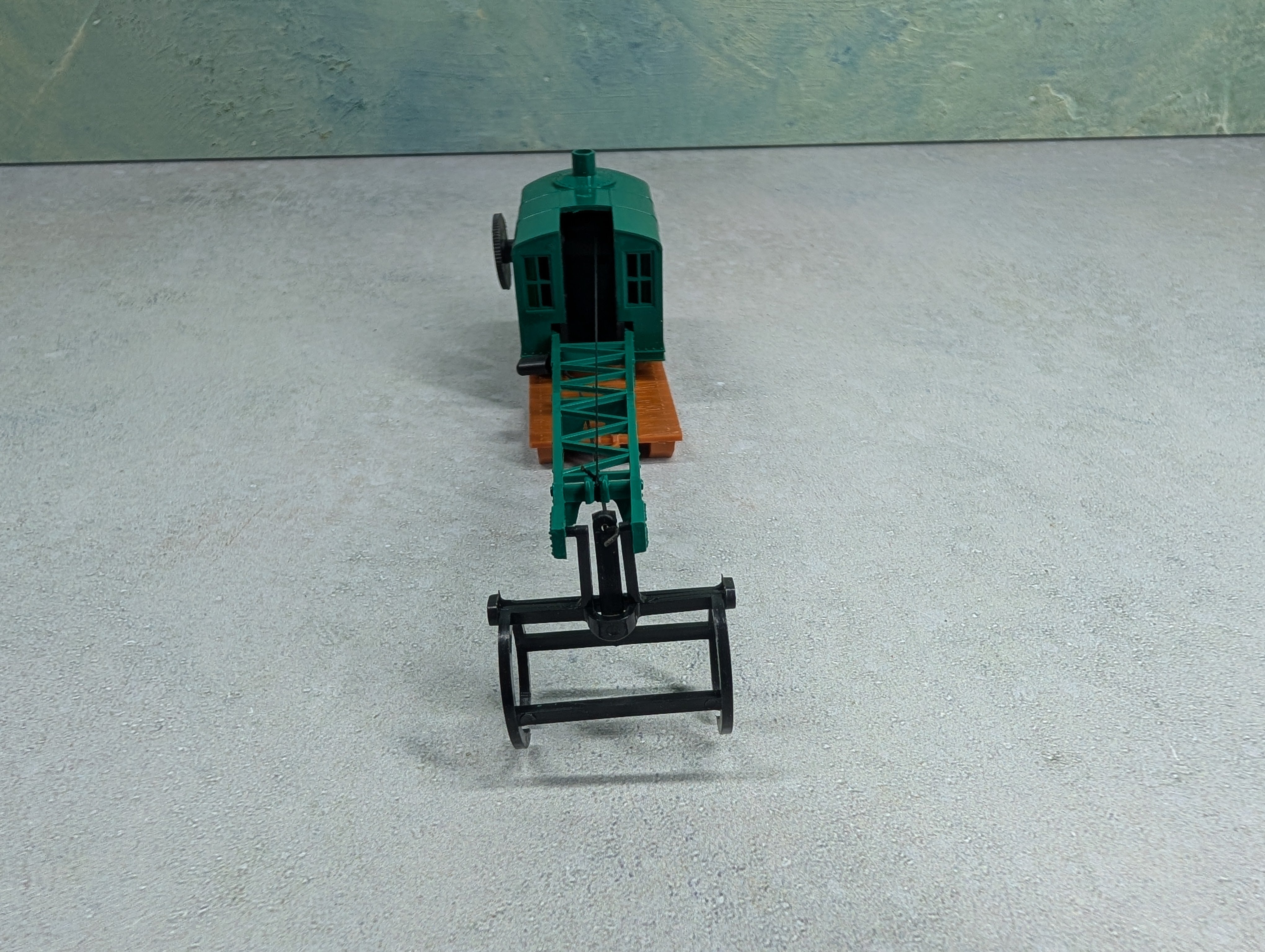USED AHM HO Scale Logging Crane Burlington Northern
