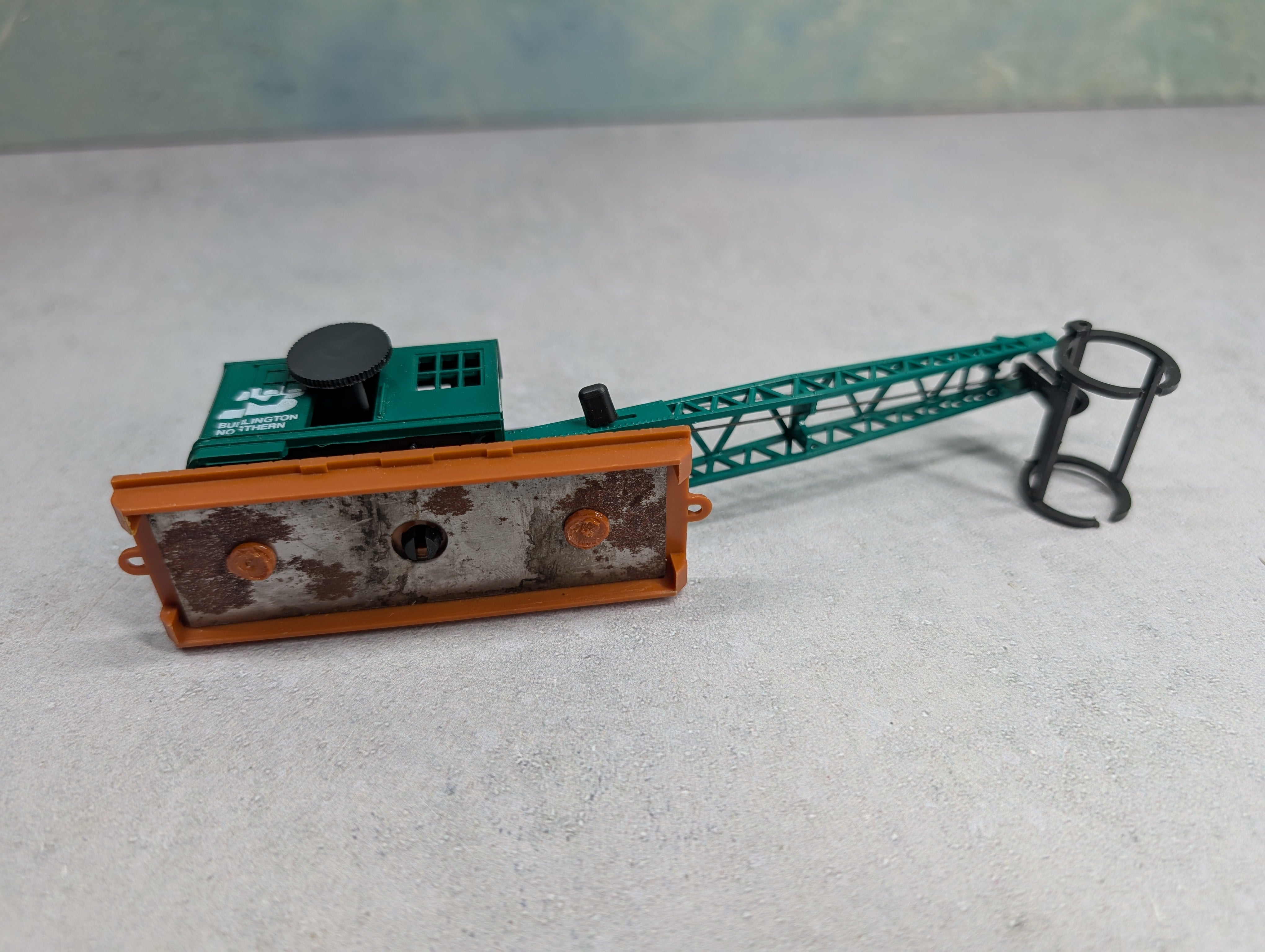 USED AHM HO Scale Logging Crane Burlington Northern
