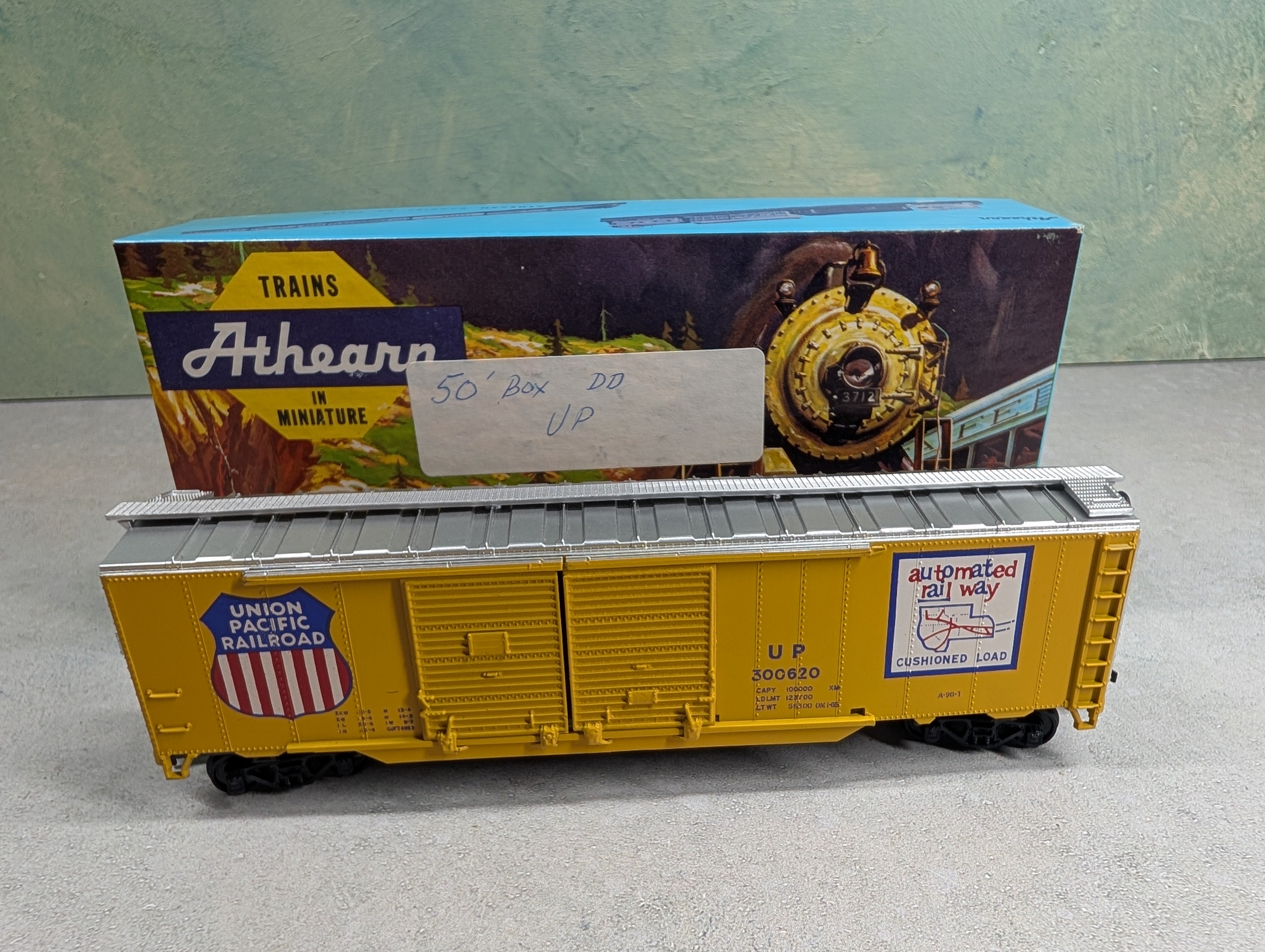 USED Athearn HO Scale 50' DD Box Car Union Pacific UP #300620