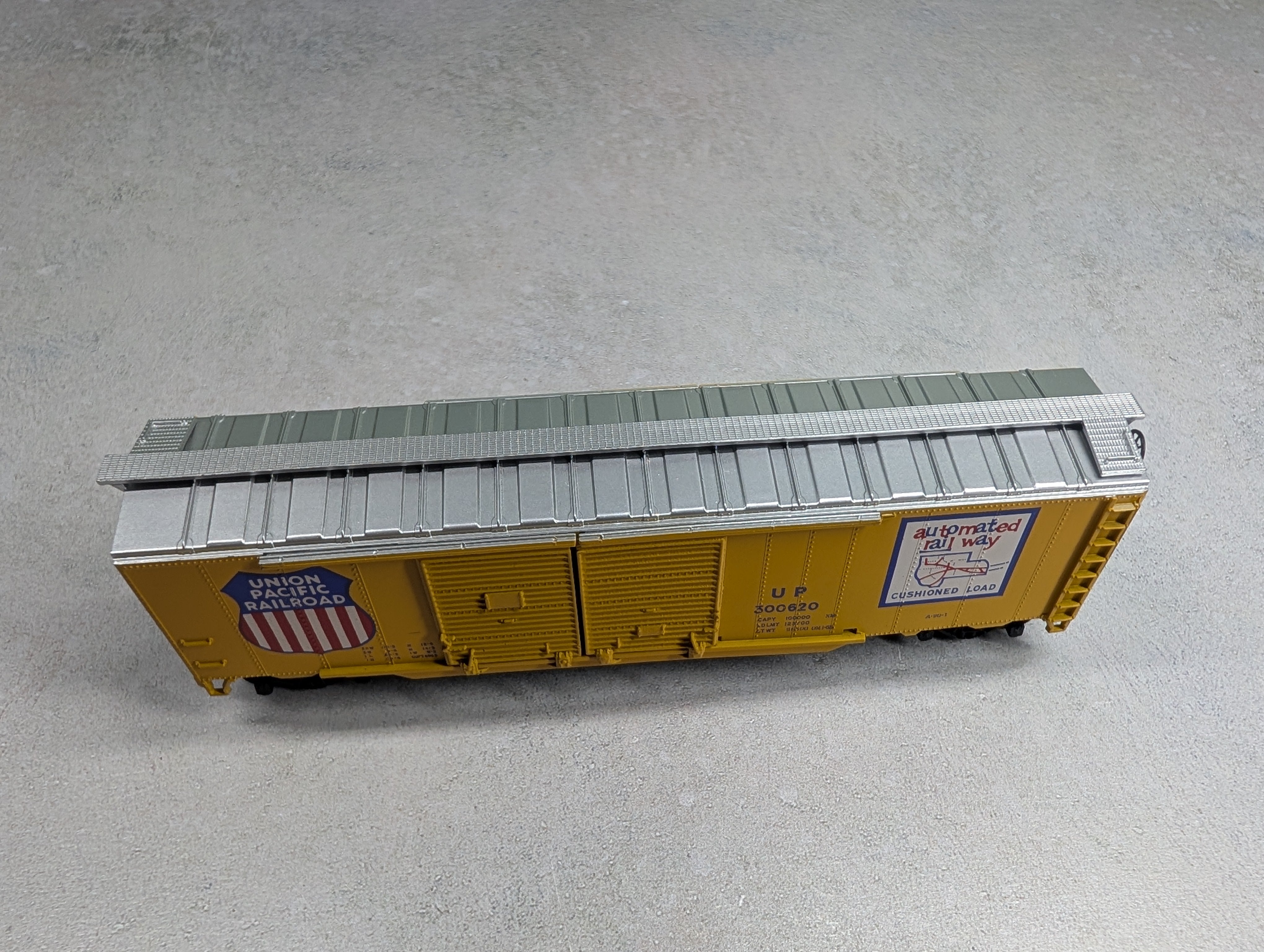 USED Athearn HO Scale 50' DD Box Car Union Pacific UP #300620