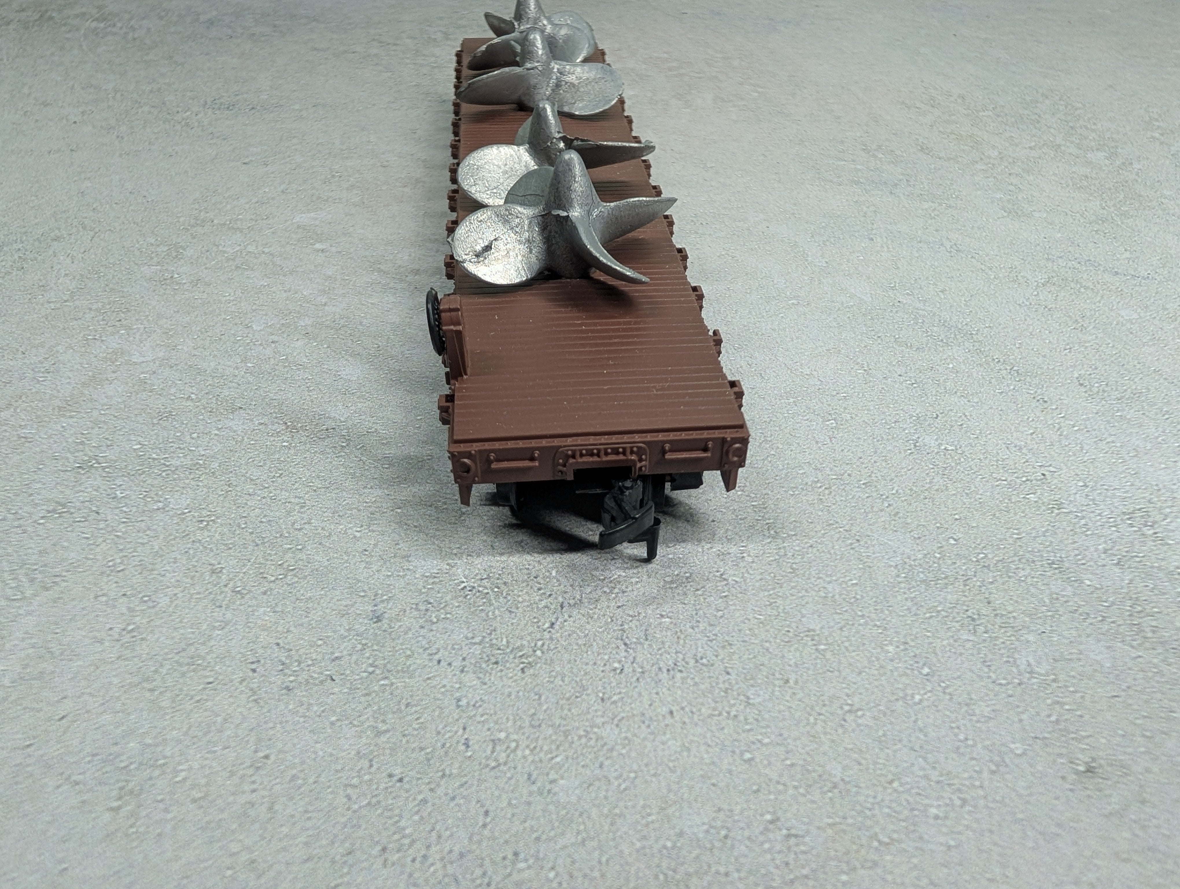 USED Athearn HO Scale 50' Flat Car Santa Fe ATSF #93302 w/ Propeller Load