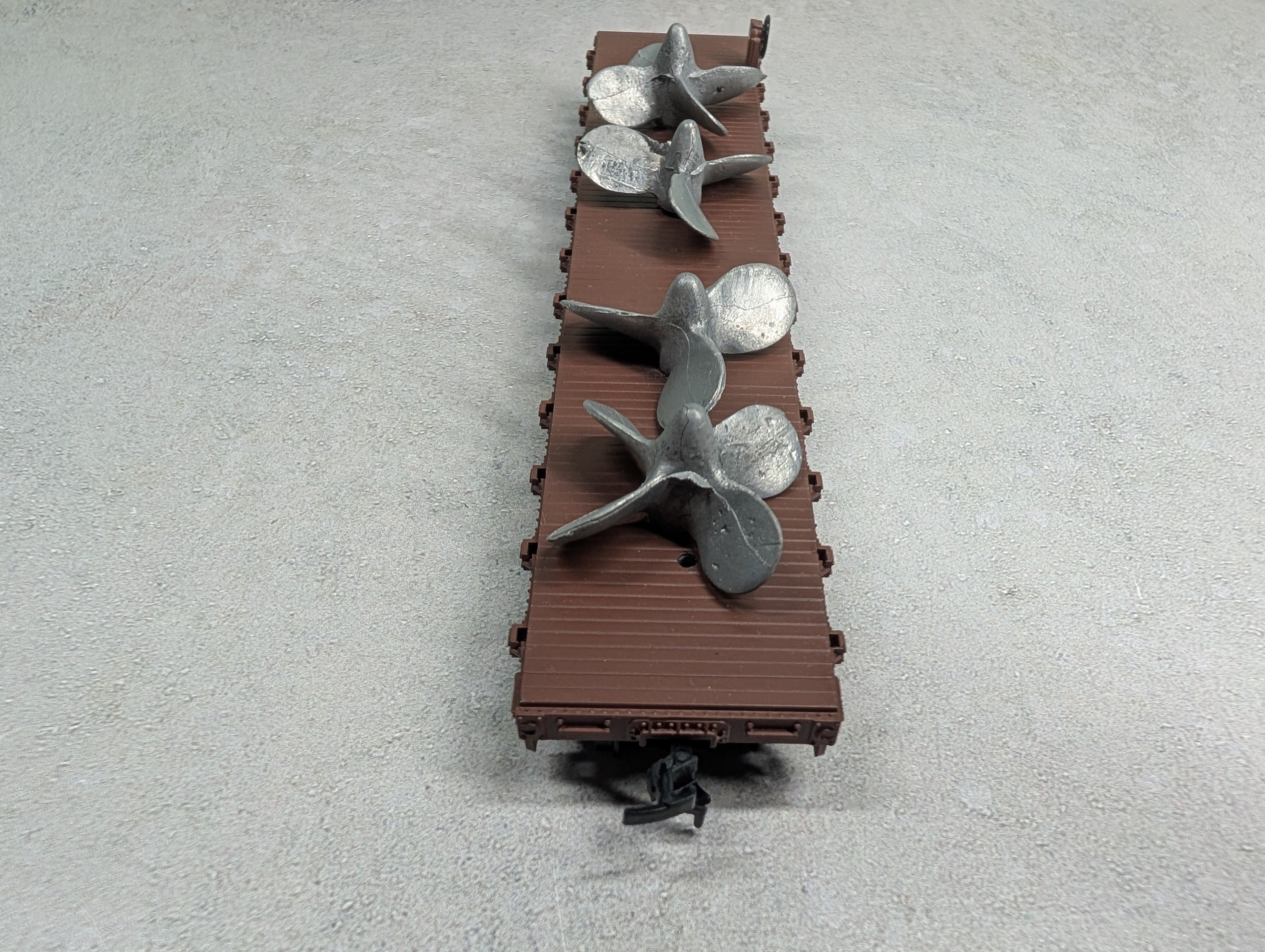 USED Athearn HO Scale 50' Flat Car Santa Fe ATSF #93302 w/ Propeller Load