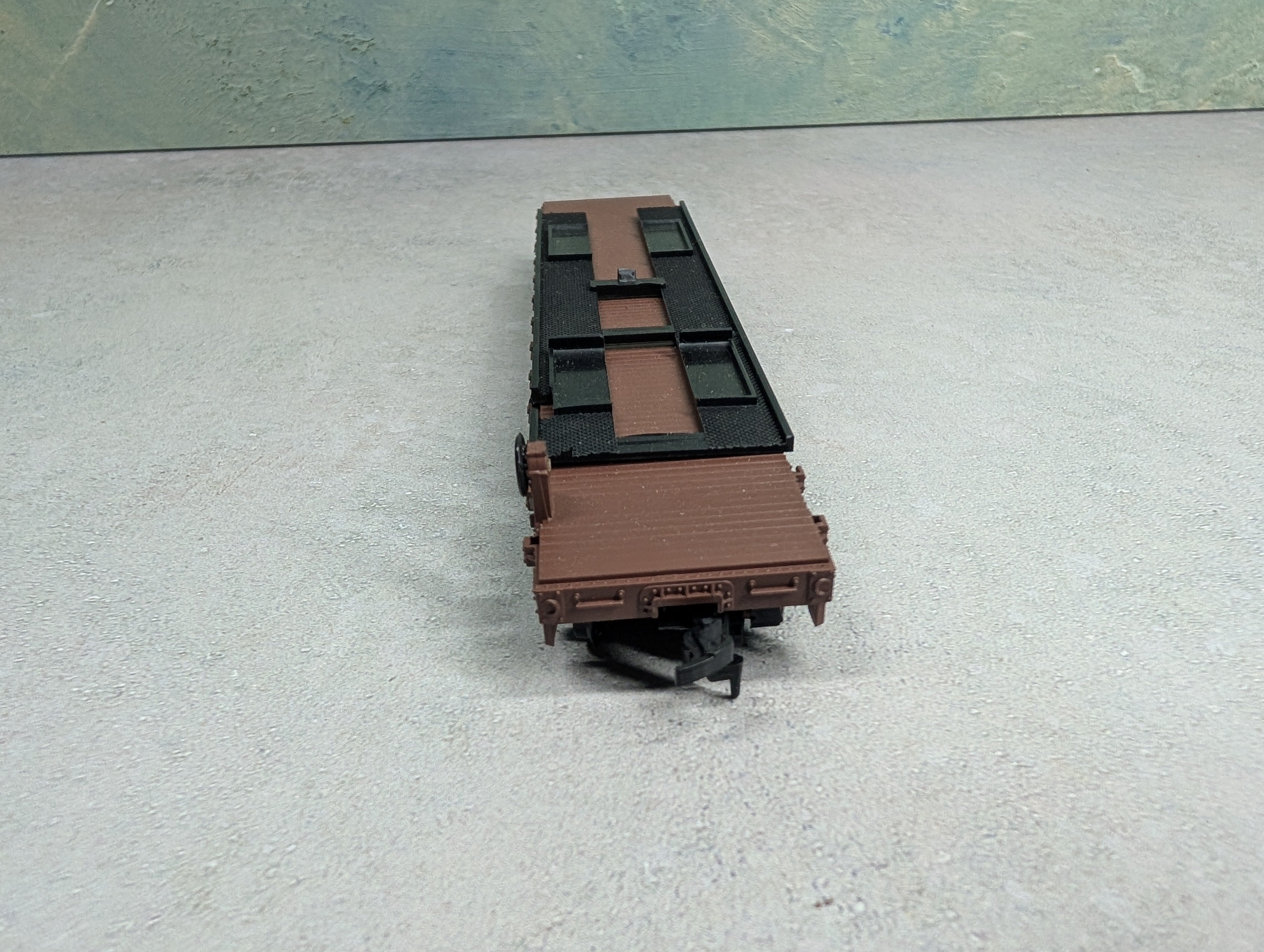 USED Athearn HO Scale 50' Flat Car Santa Fe ATSF #93302 w/ Construction Load