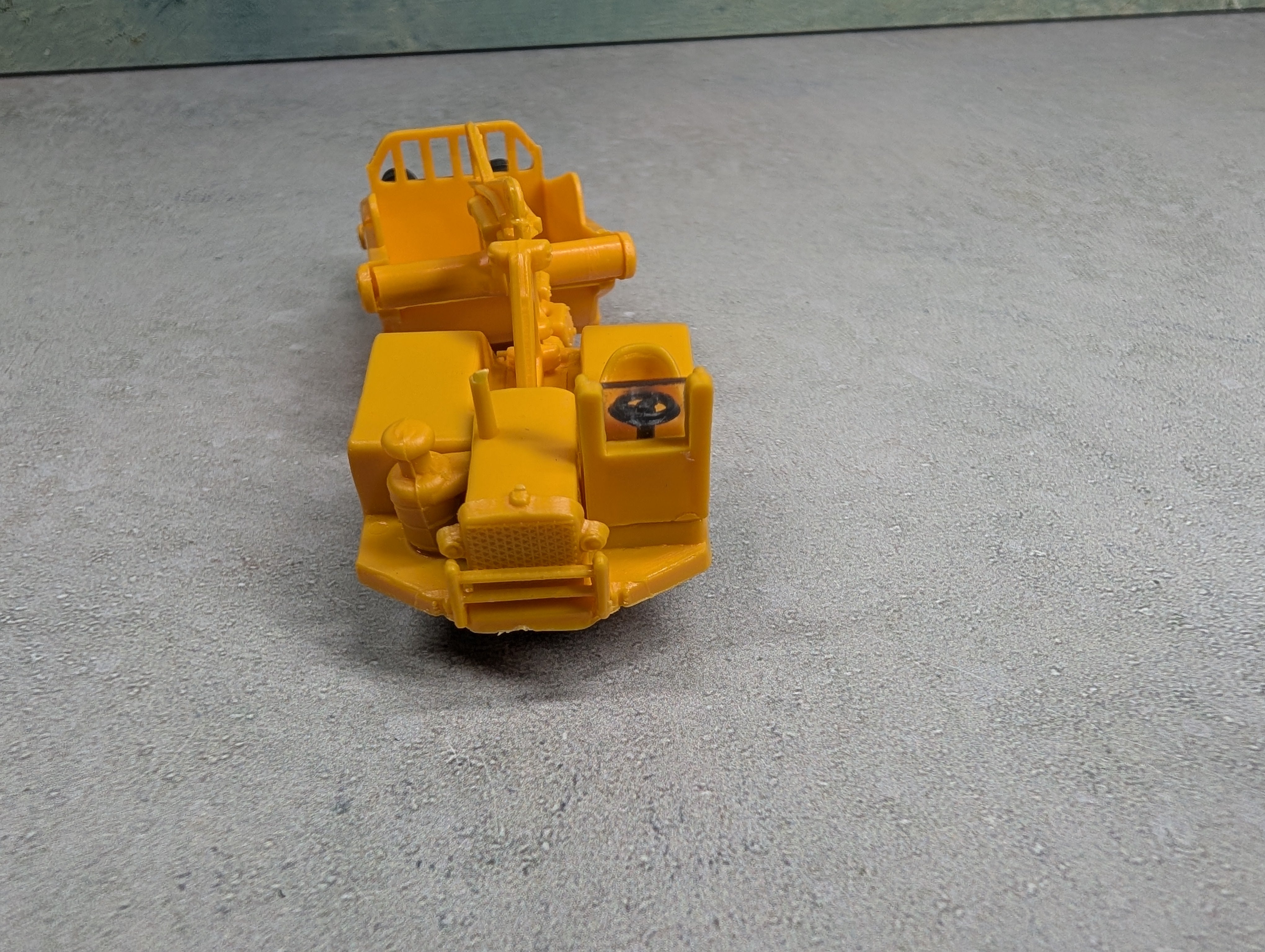 USED Athearn HO Scale 50' Flat Car Santa Fe ATSF #93302 w/ Construction Load