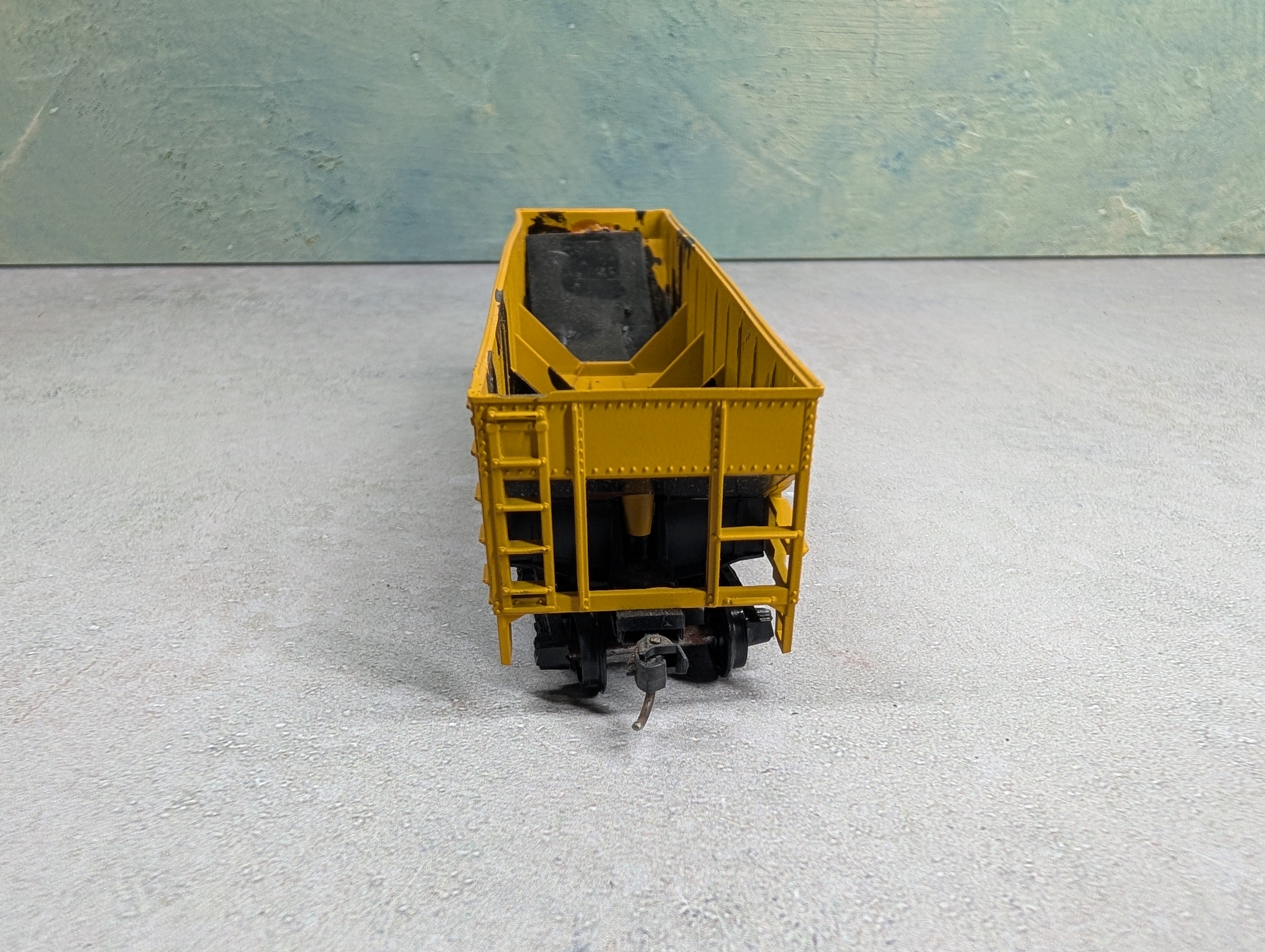 USED Athearn HO Scale Quad Hopper Chessie System C&O #15861 Bev-Bel