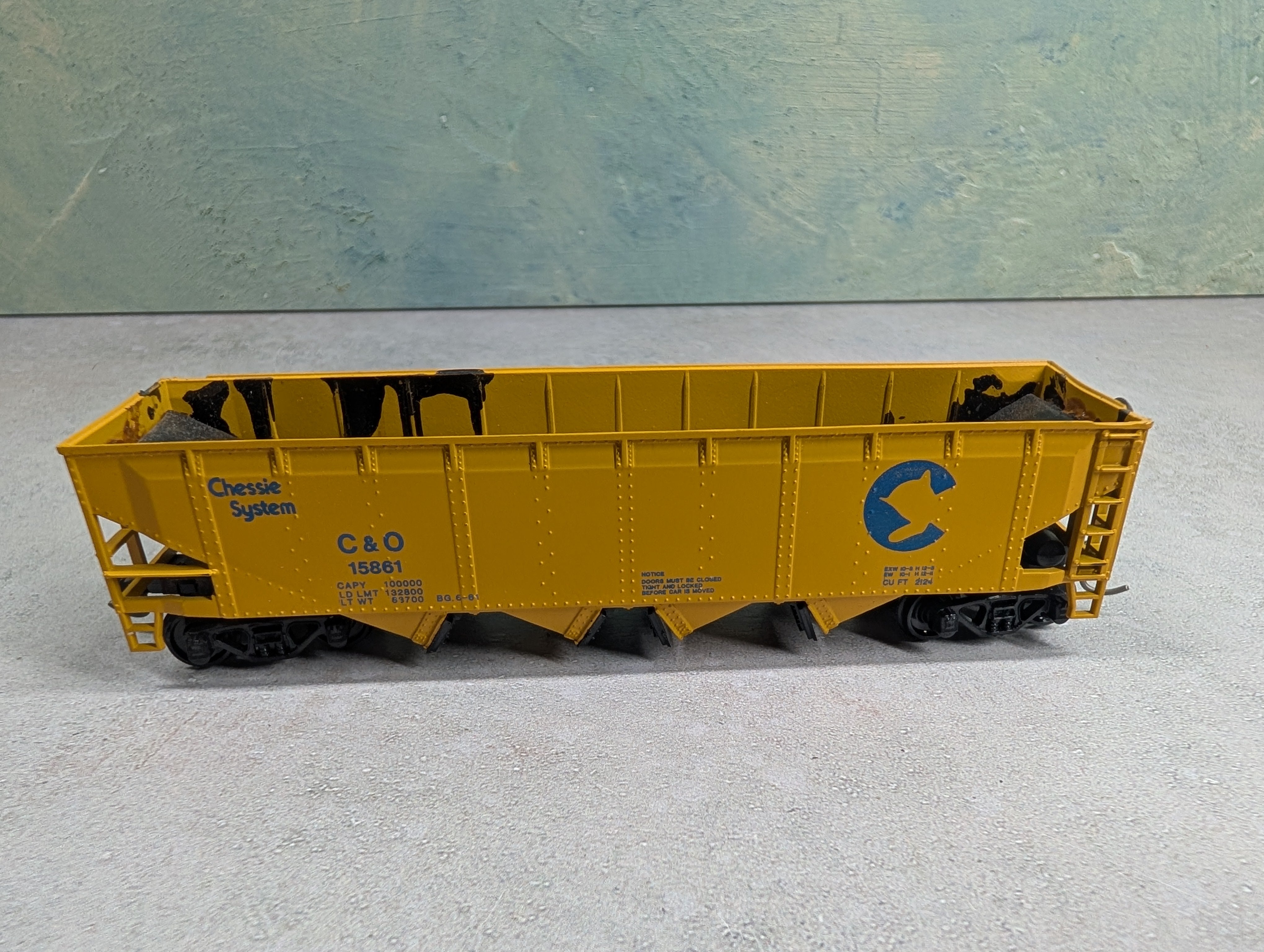 USED Athearn HO Scale Quad Hopper Chessie System C&O #15861 Bev-Bel