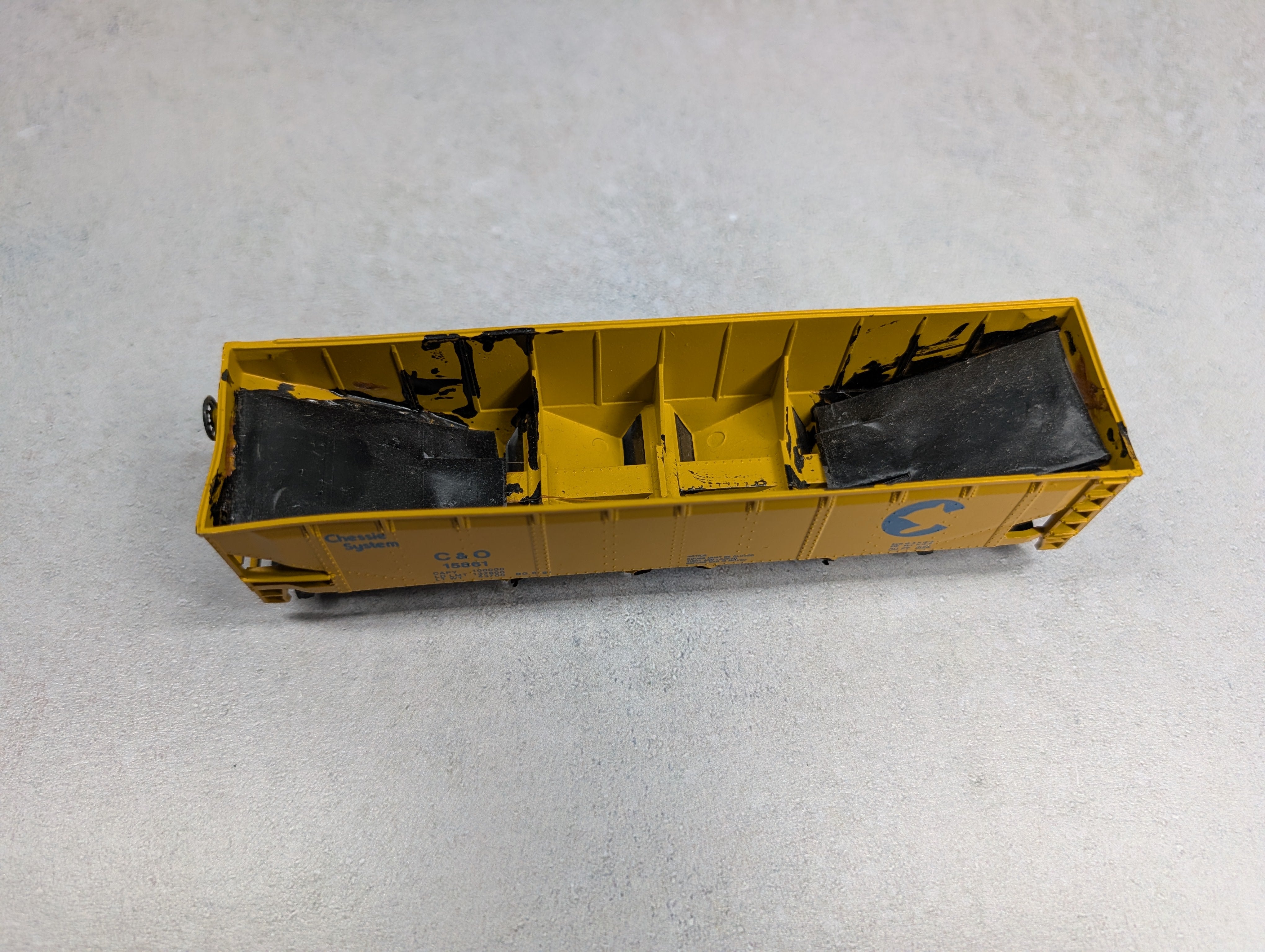USED Athearn HO Scale Quad Hopper Chessie System C&O #15861 Bev-Bel