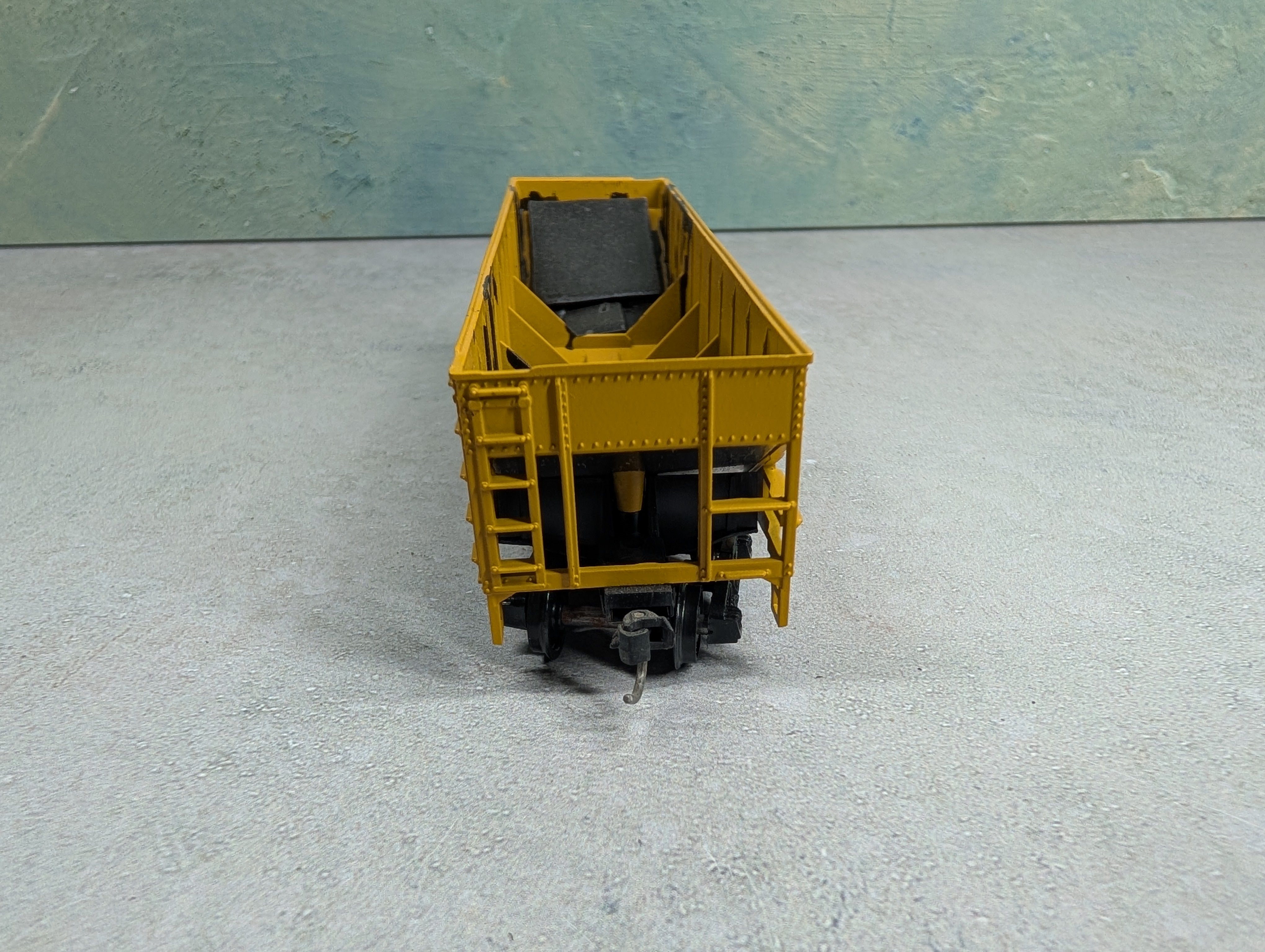 USED Athearn HO Scale Quad Hopper Chessie System B&O #138784 Bev-Bel