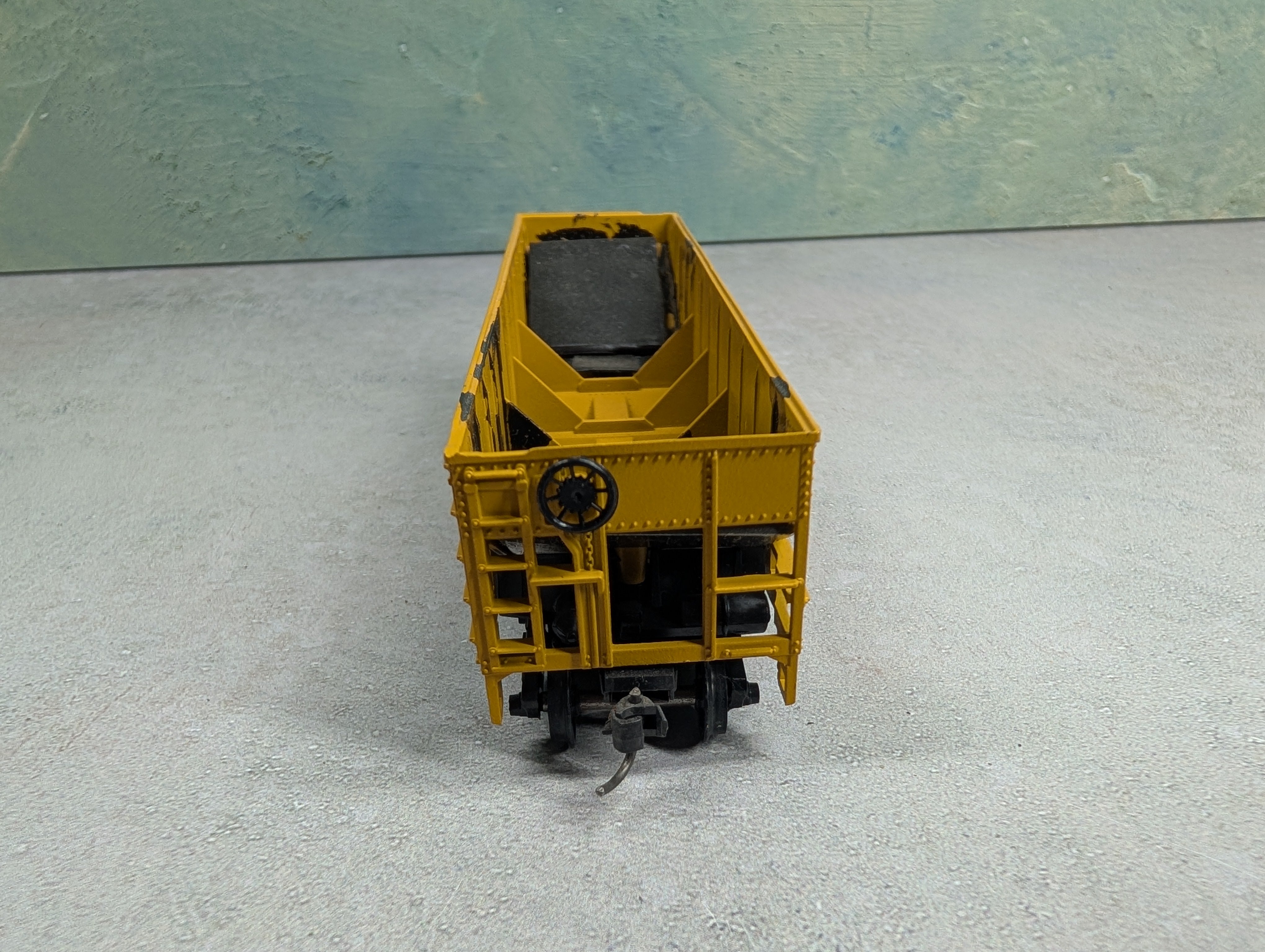 USED Athearn HO Scale Quad Hopper Chessie System B&O #138784 Bev-Bel