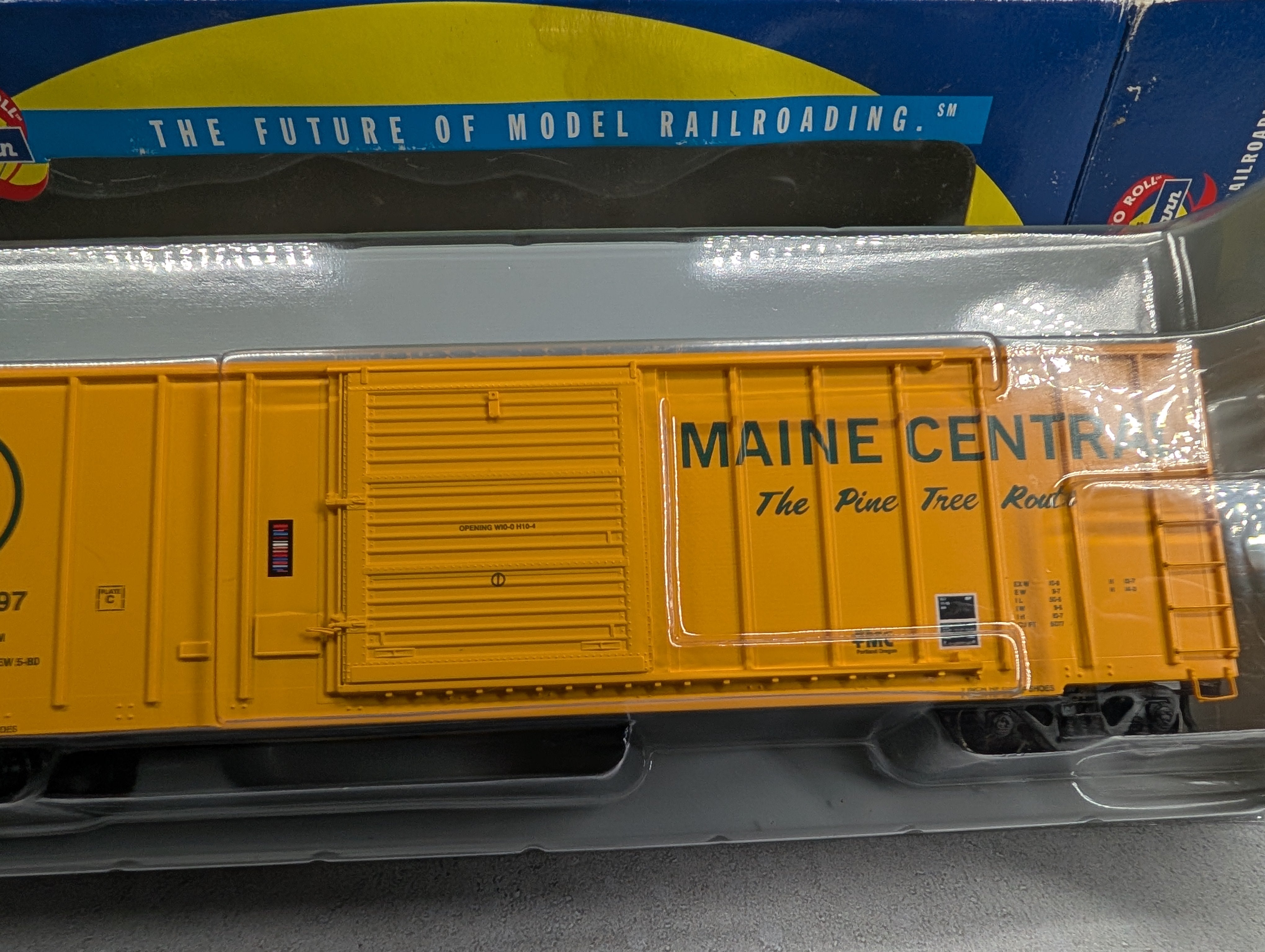 Athearn 91426 HO Scale 50' FMC Box Car Maine Central MEC #31997