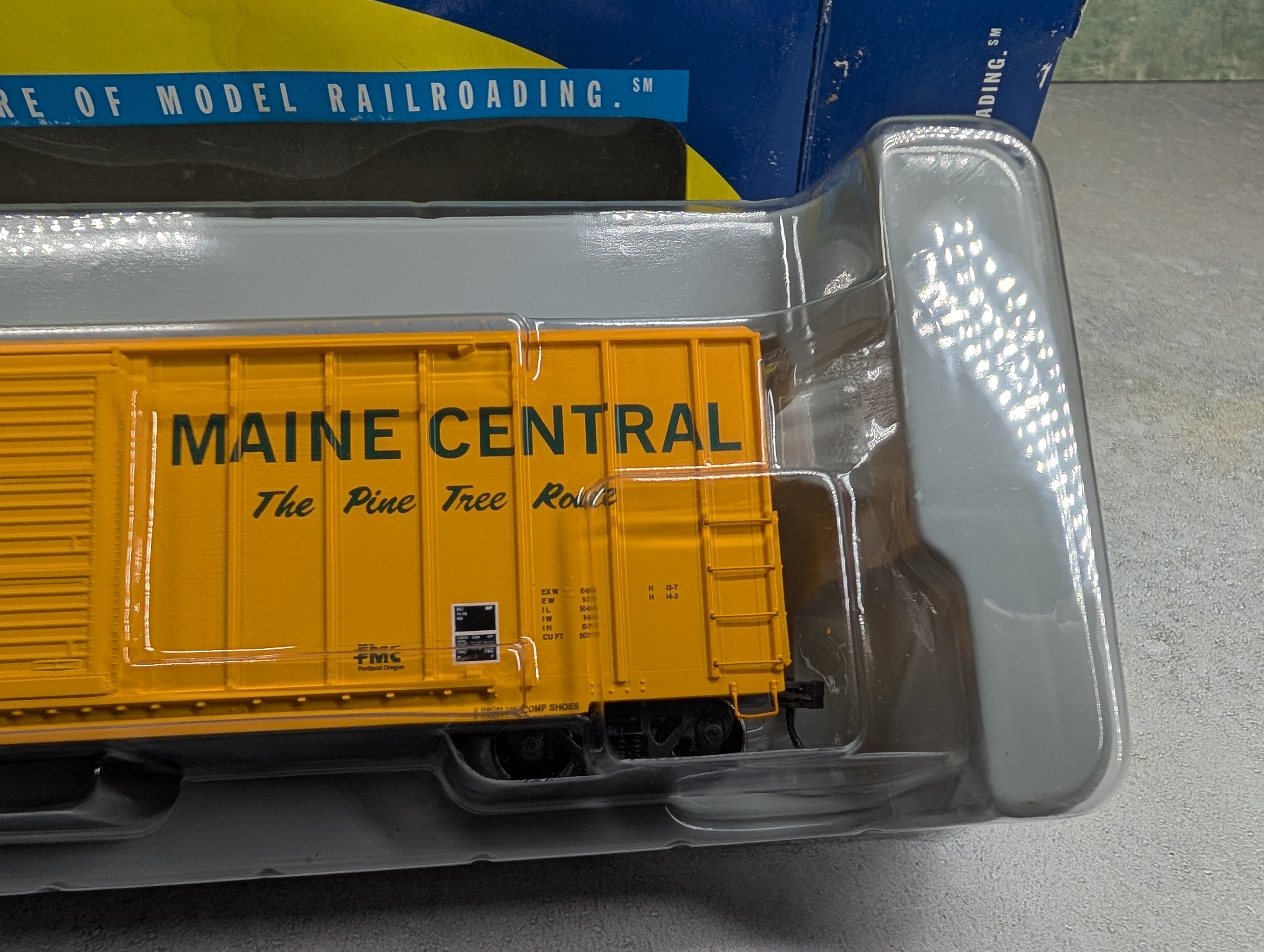 Athearn 91426 HO Scale 50' FMC Box Car Maine Central MEC #31997