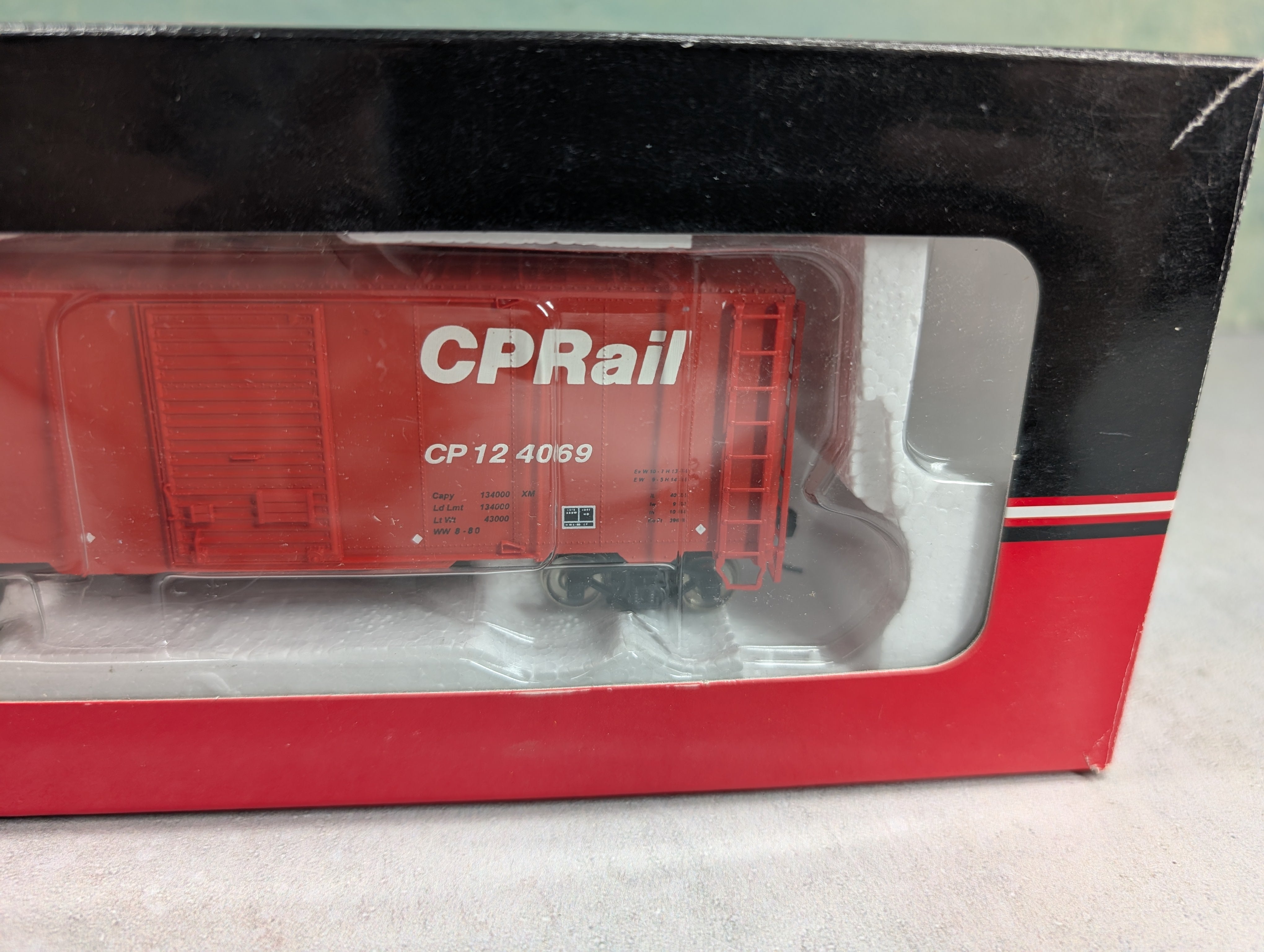 Intermountain 46807-21 HO Scale Modified AAR 40' Boxcar Canadian Pacific CP #124069