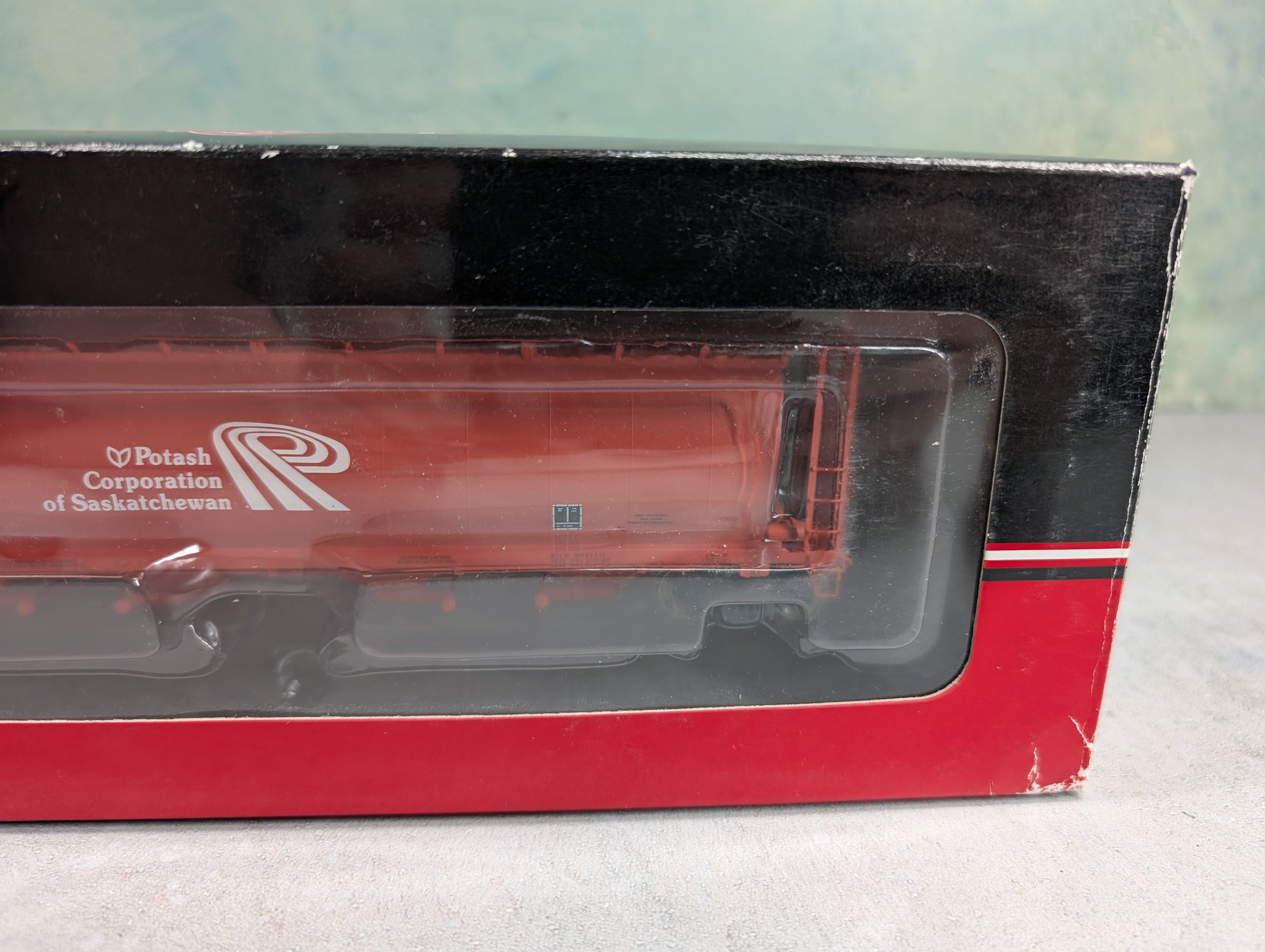Intermountain 45201-28 HO Scale Cylindrical Covered Hopper Potash Corp CGLX #1423