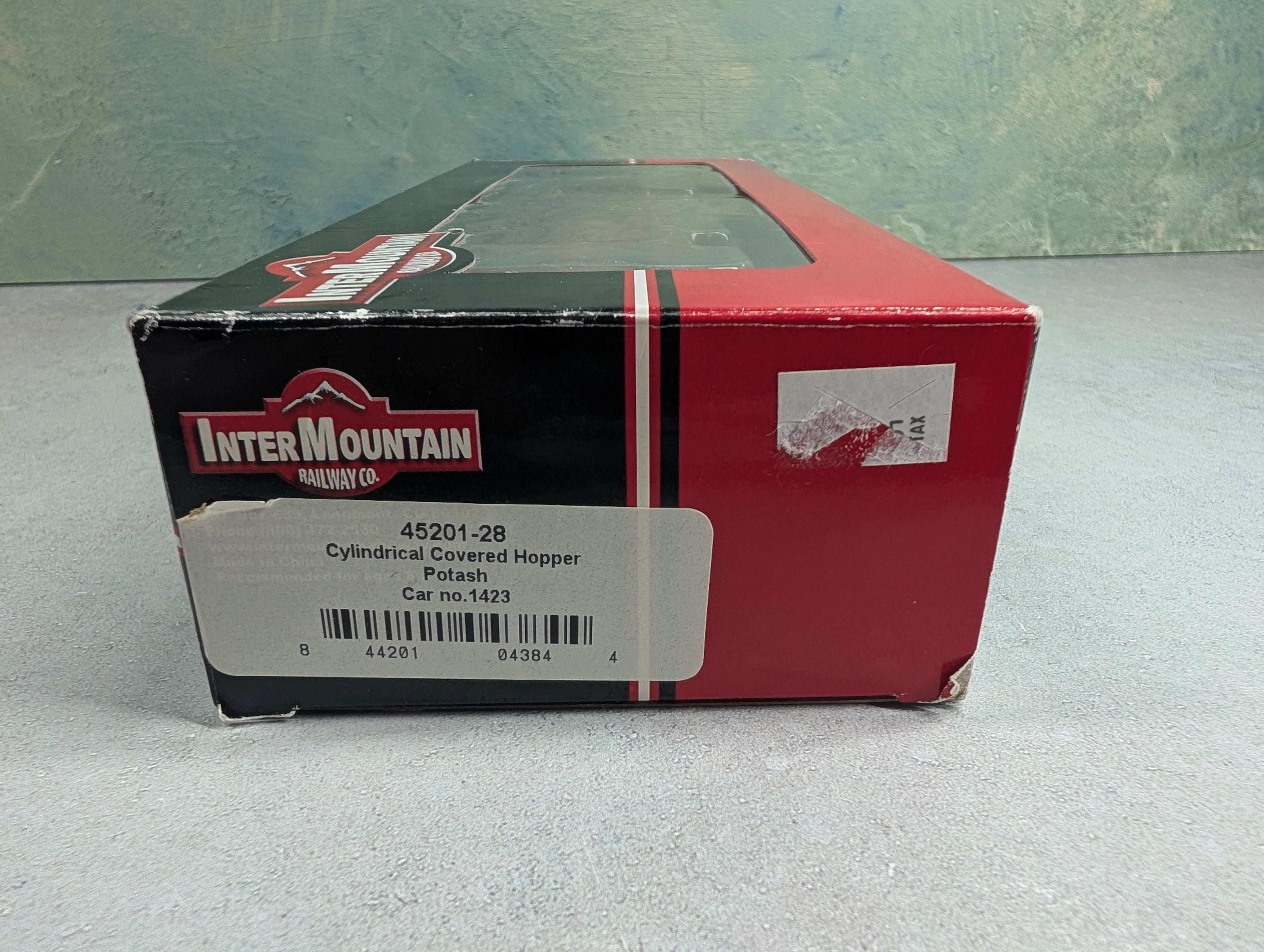 Intermountain 45201-28 HO Scale Cylindrical Covered Hopper Potash Corp CGLX #1423