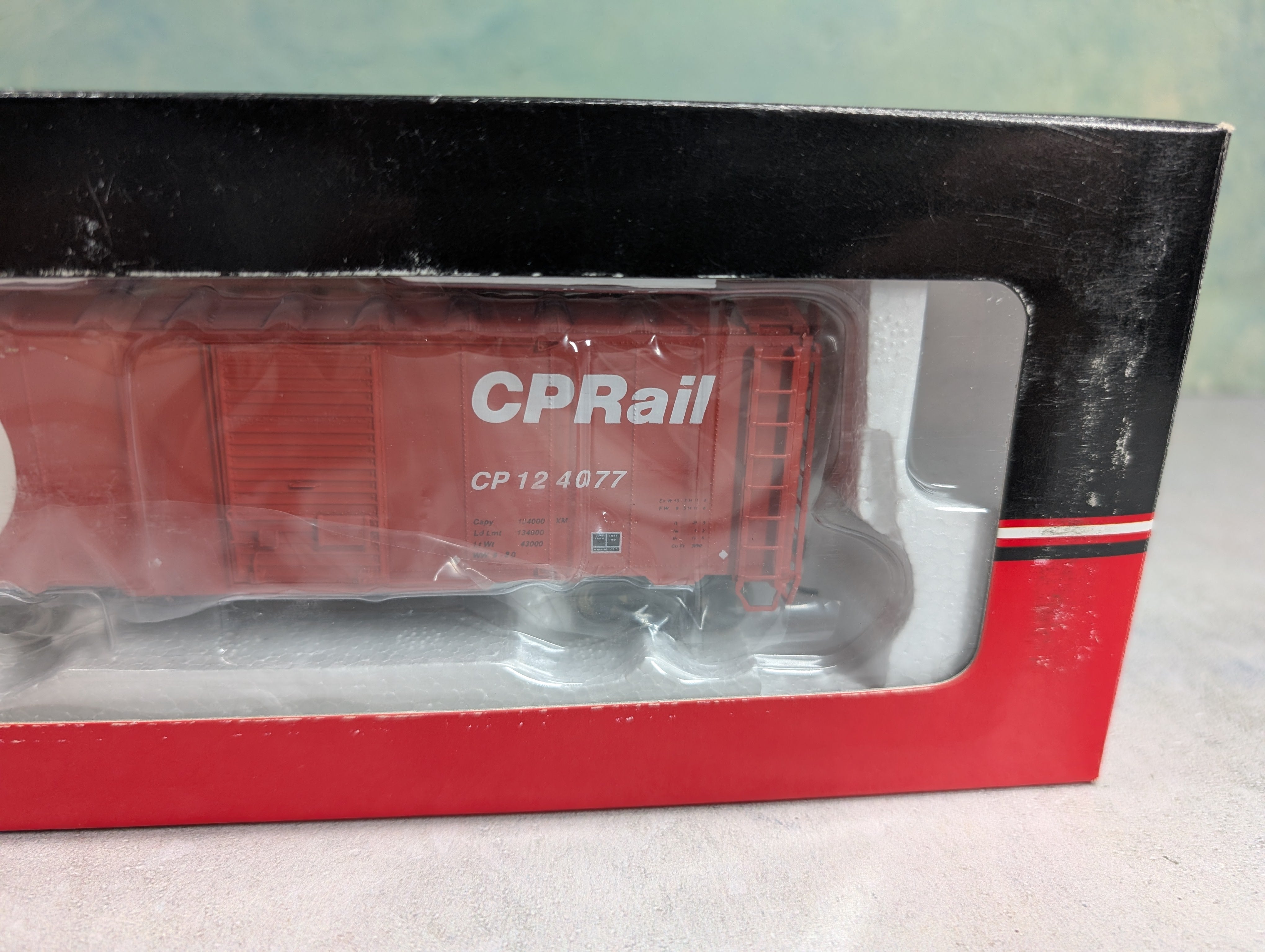 Intermountain 46807-14 HO Scale Canadian Mod AAR 40' Box Car Canadian Pacific CP #124077