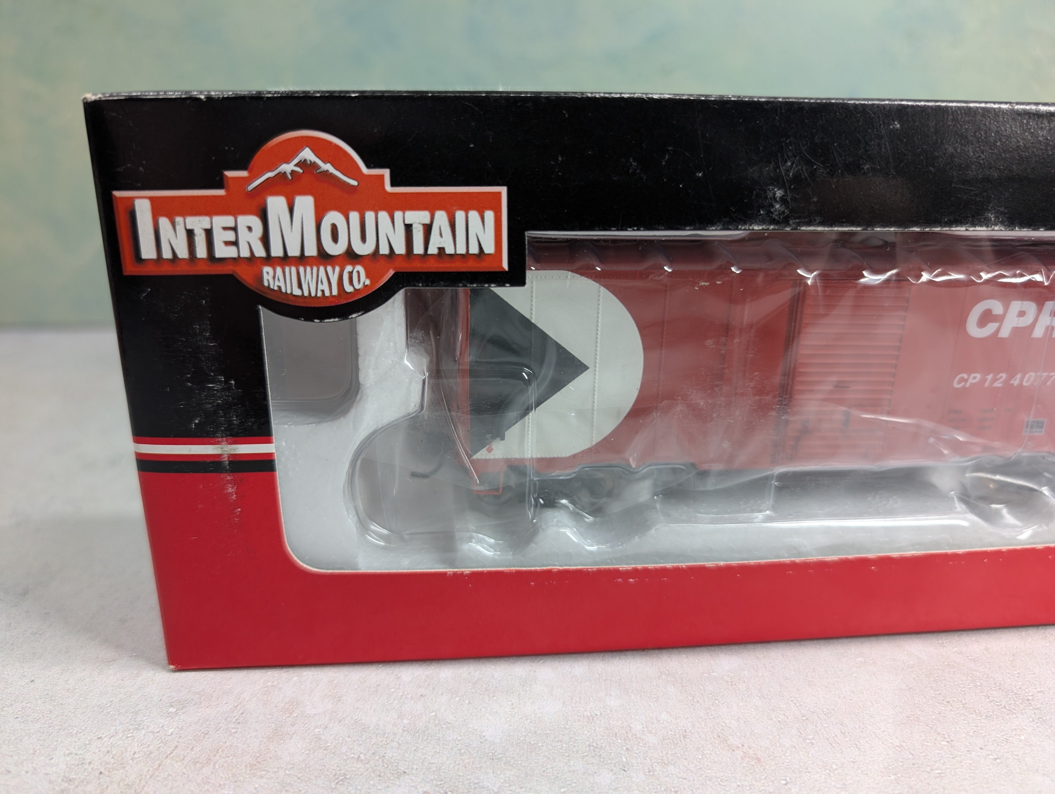 Intermountain 46807-14 HO Scale Canadian Mod AAR 40' Box Car Canadian Pacific CP #124077