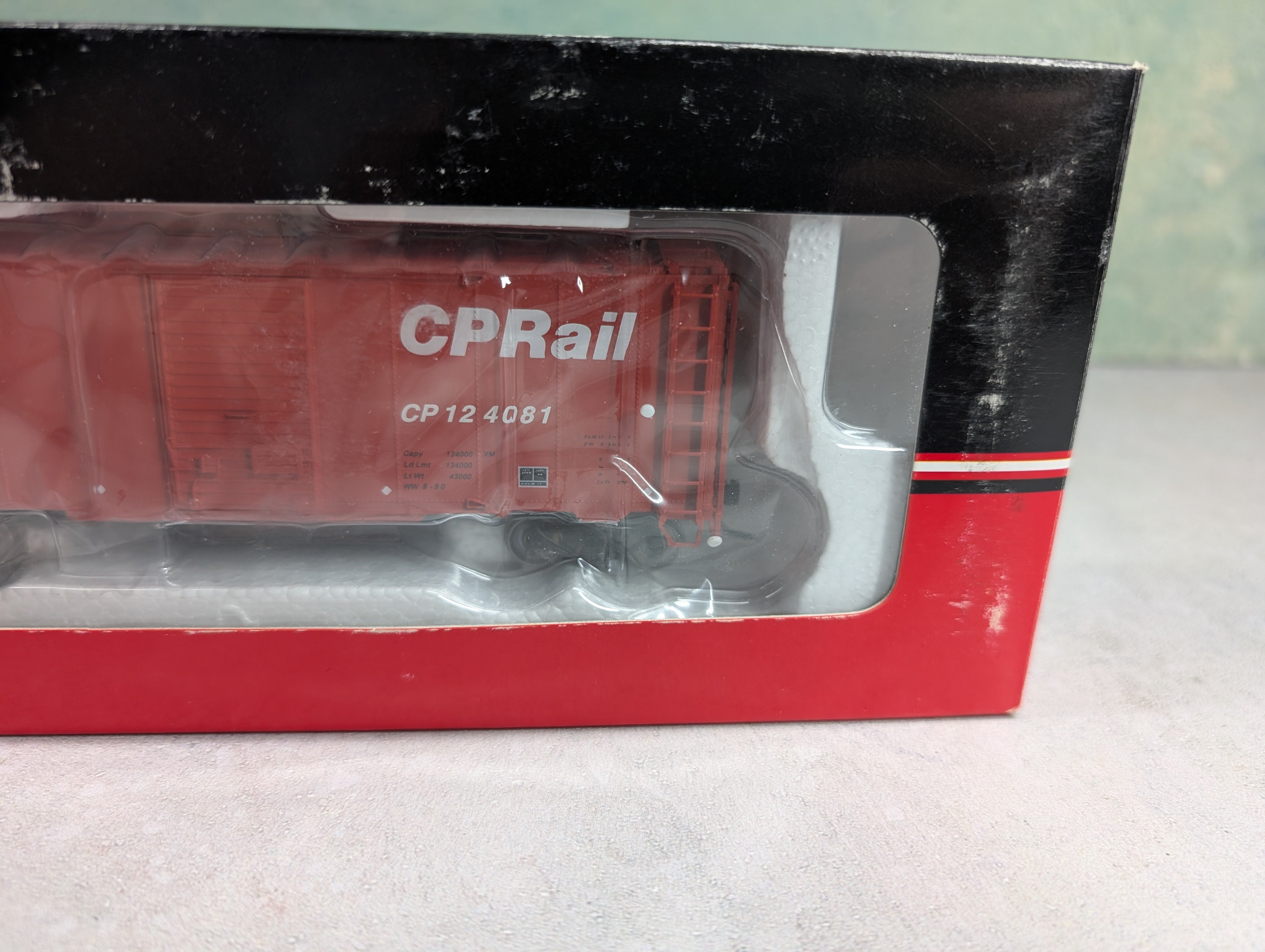 Intermountain 46807-15 HO Scale Canadian Mod AAR 40' Box Car Canadian Pacific CP #124081