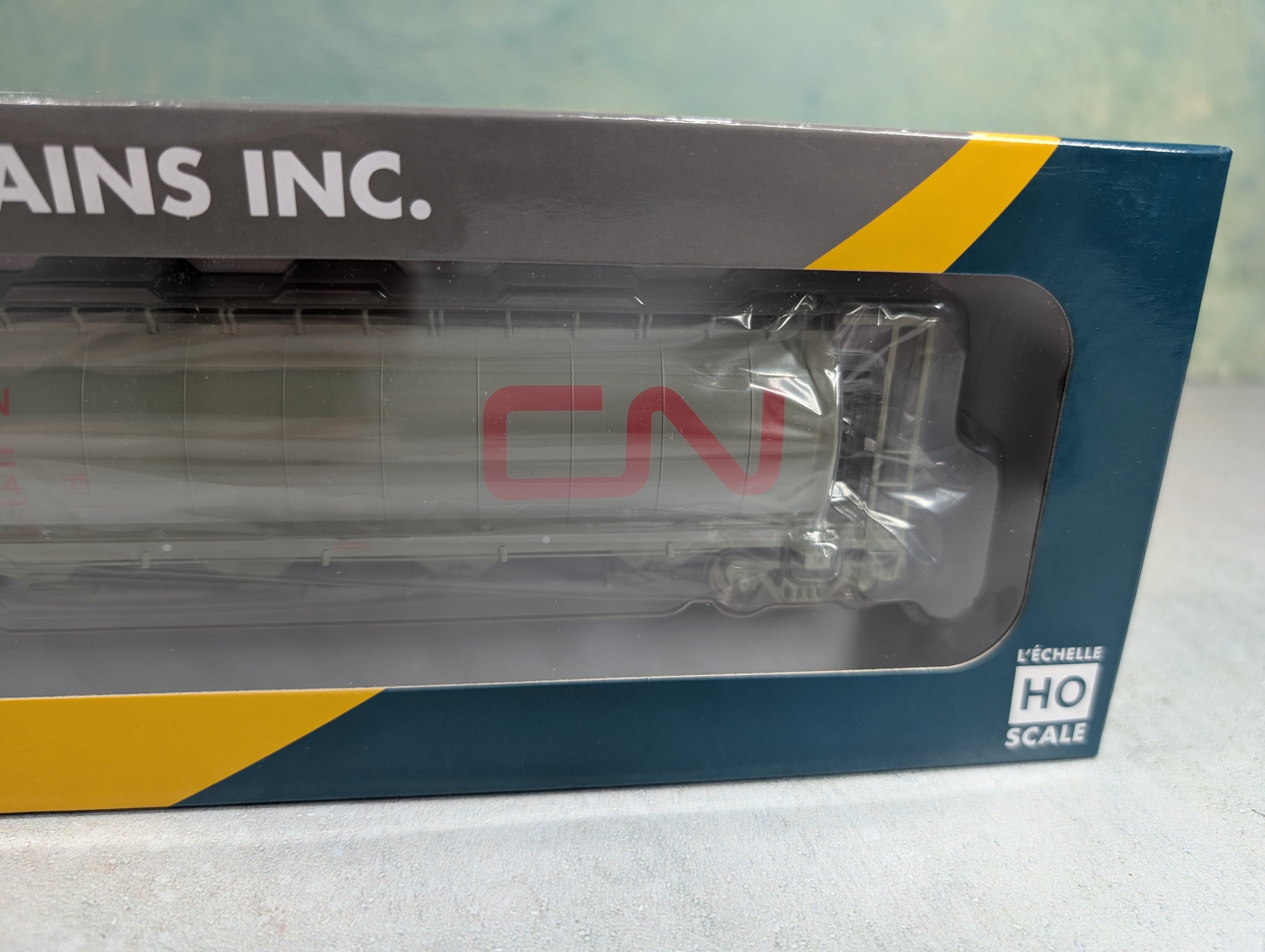 Rapido 127023A HO Scale 3800 CU FT Hopper Canadian National CN #369404 Wet Noodle (Delivery)