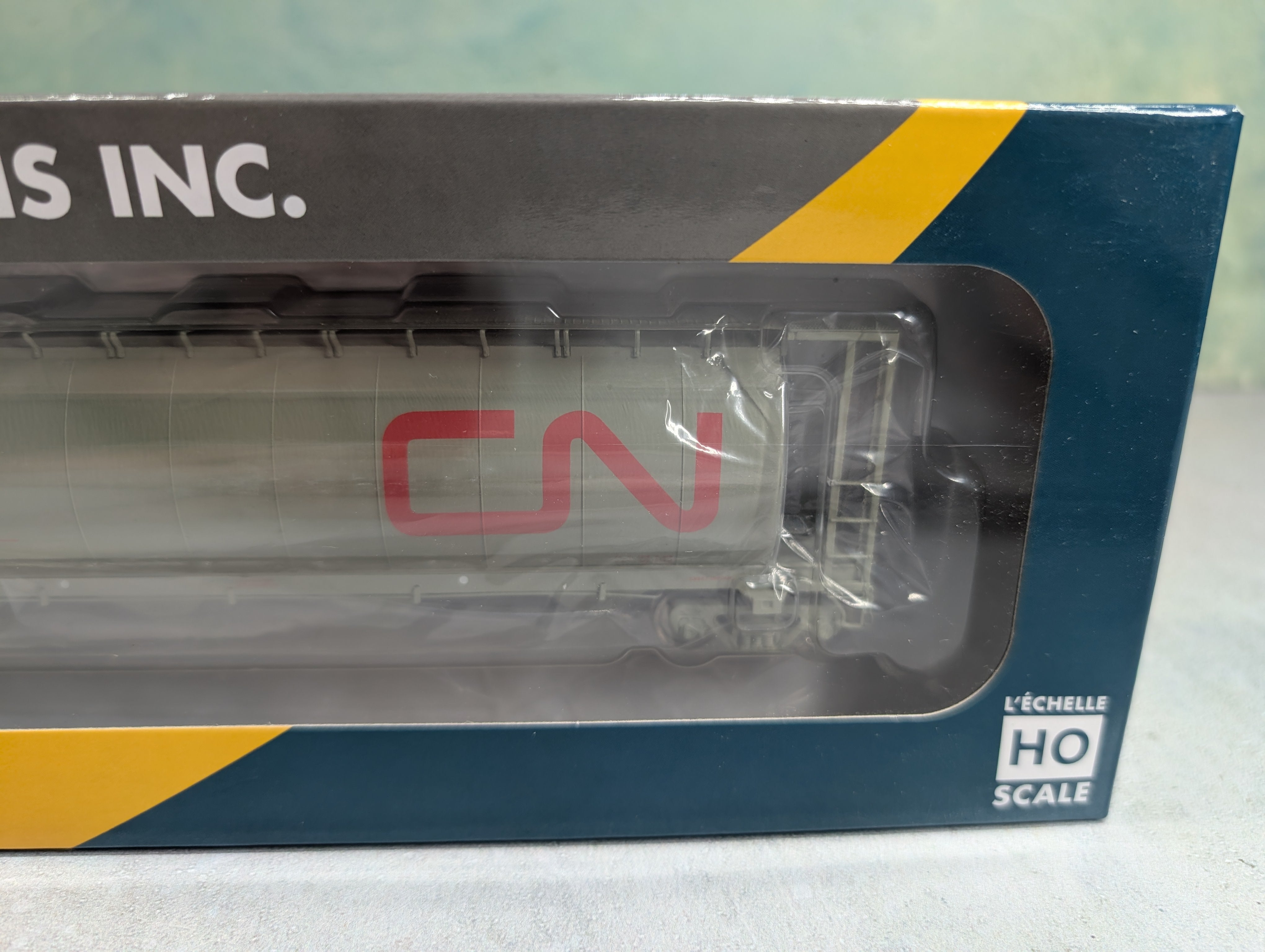 Rapido 127023A HO Scale 3800 CU FT Hopper Canadian National CN #369461 Wet Noodle (Delivery)