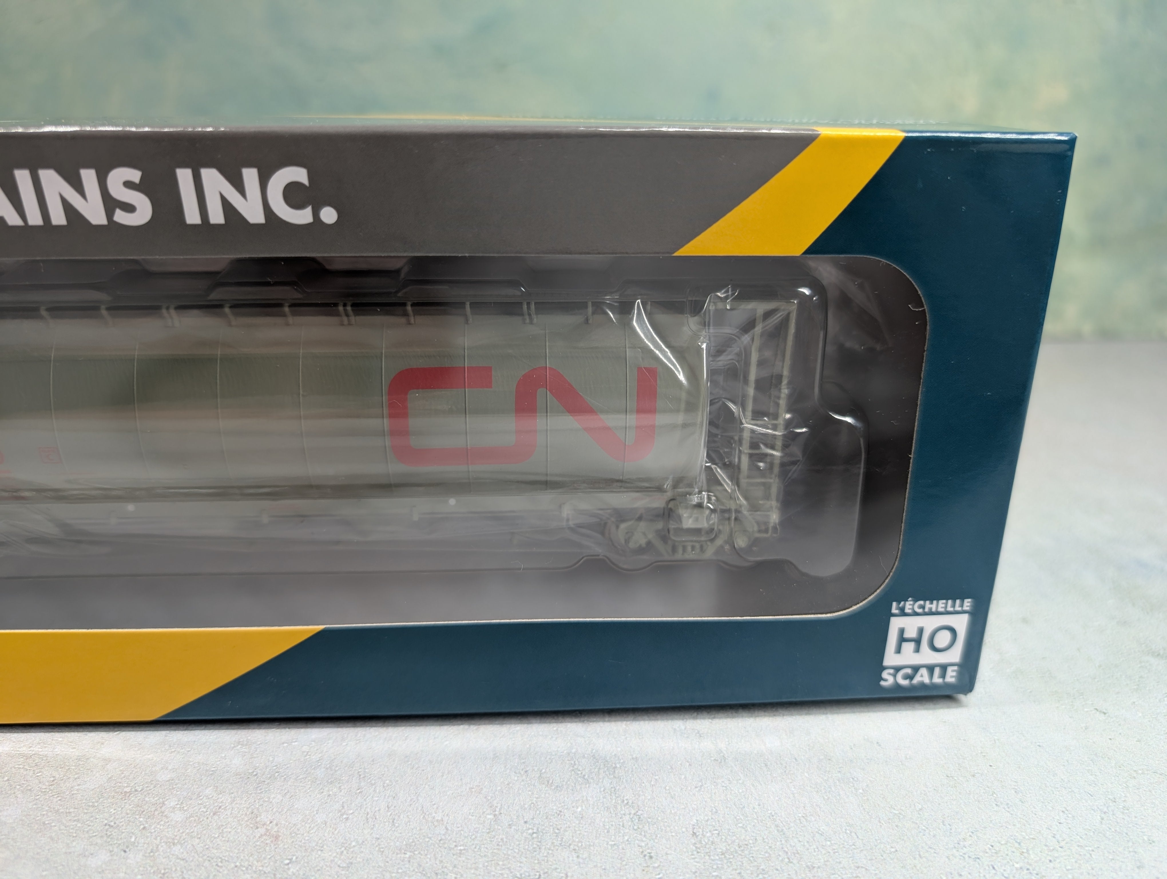 Rapido 127023A HO Scale 3800 CU FT Hopper Canadian National CN #369490 Wet Noodle (Delivery)