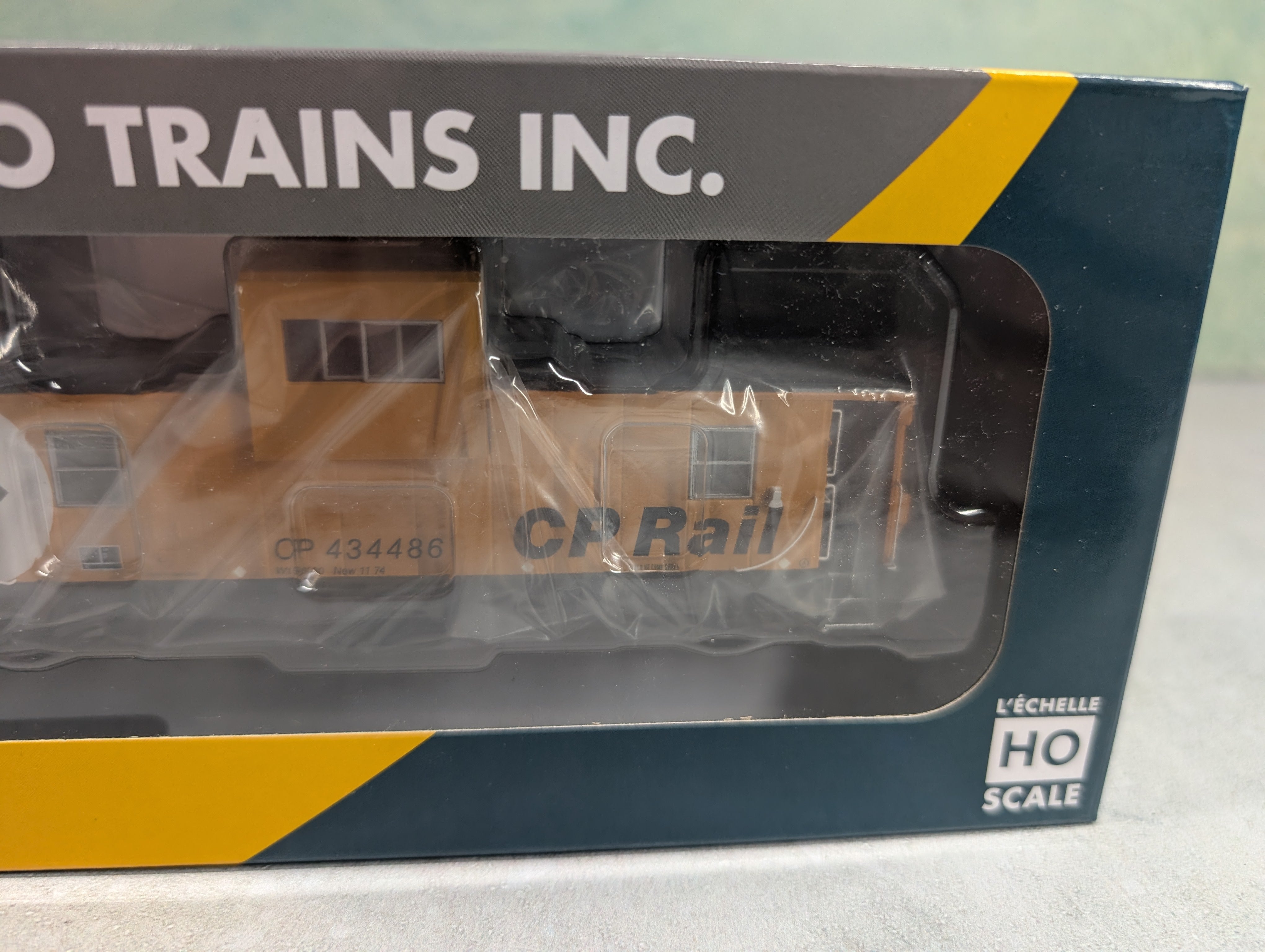Rapido 110126 HO Scale Angus Wide-Vision Caboose Canadian Pacific CP #434486