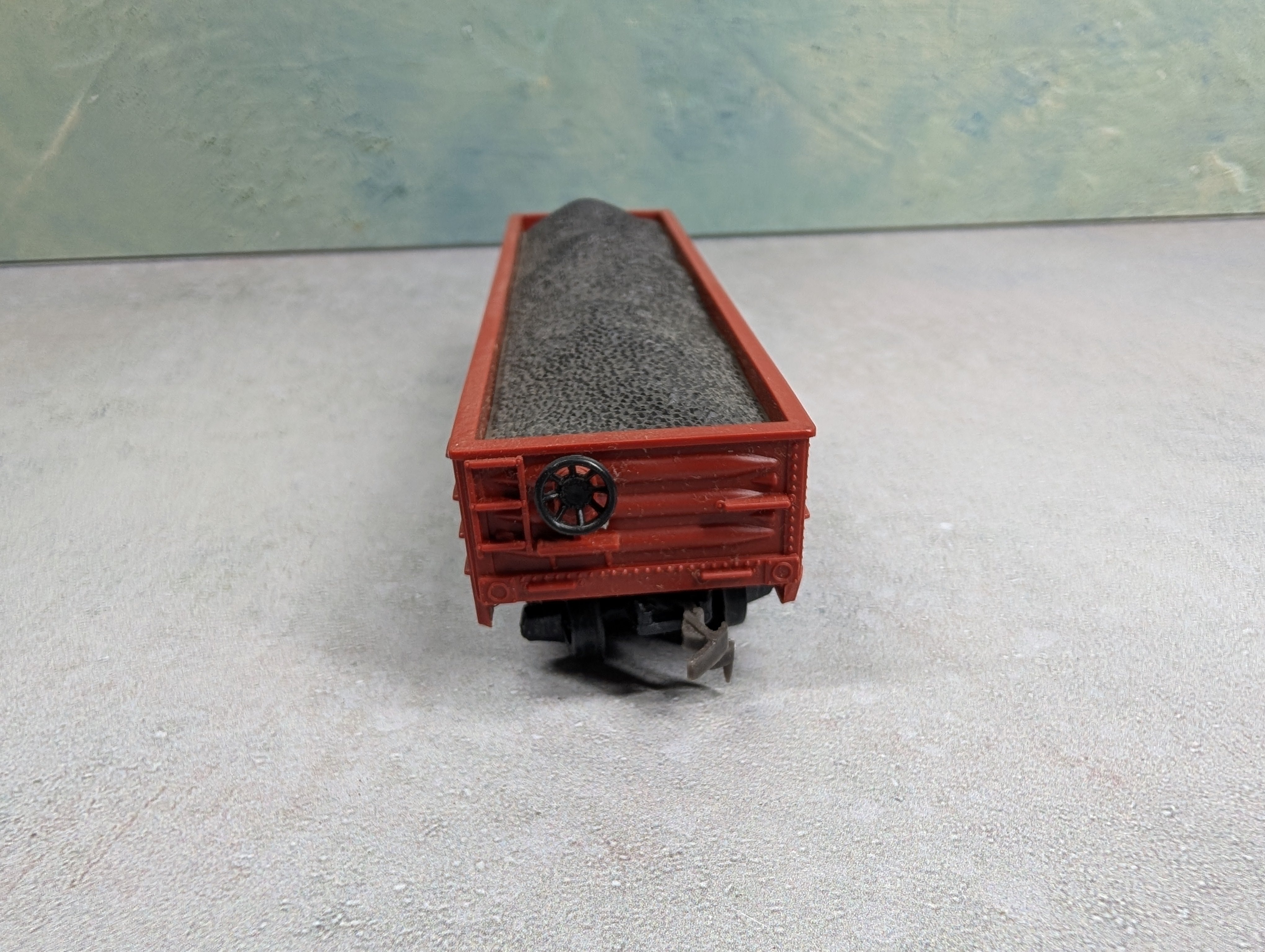 USED HO Scale 40' Gondola Pennsylvania #357621 w/ Load