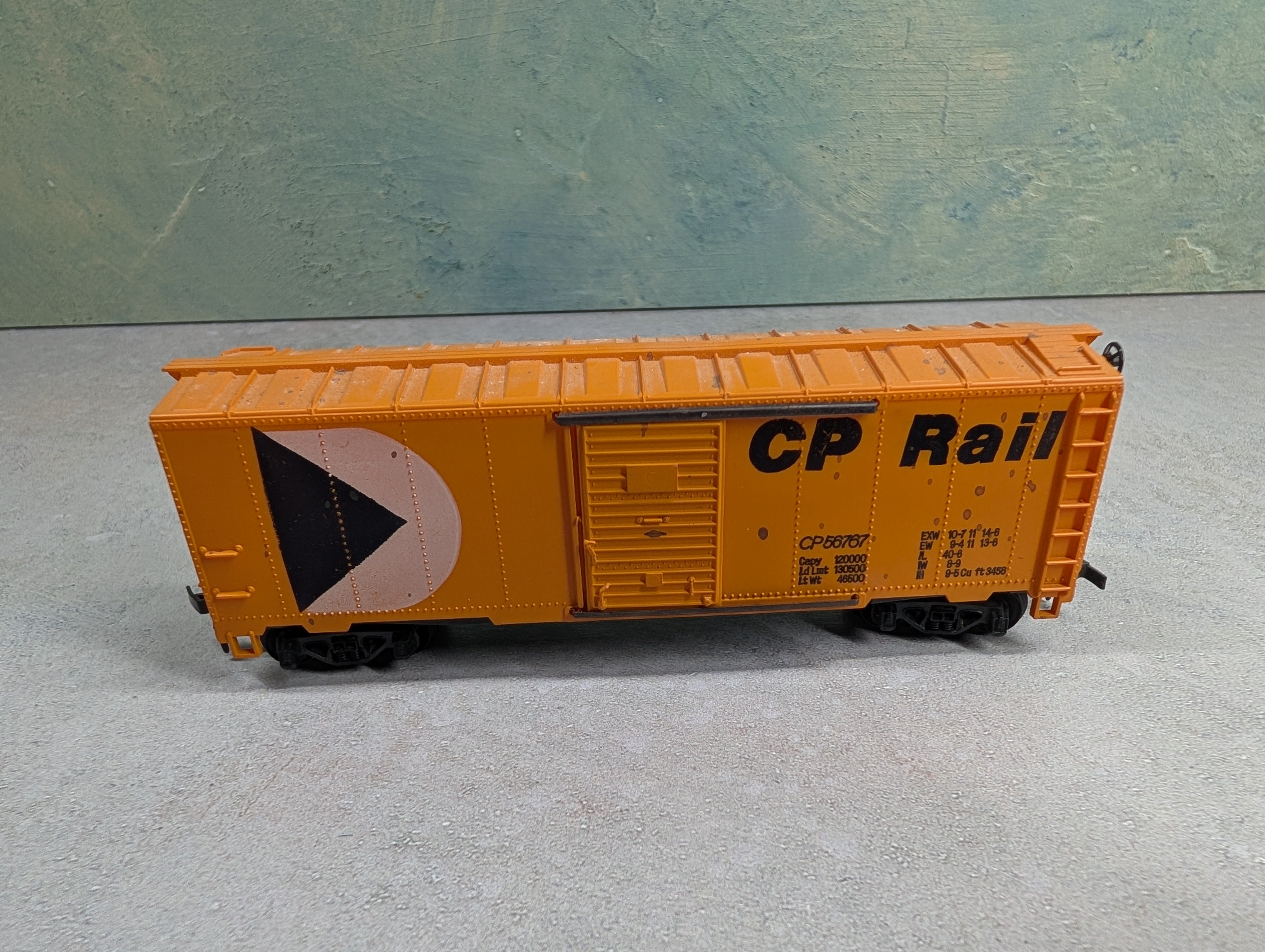 USED Tyco #5-8400 HO Scale 40' Box Car Canadian Pacific CP #56767