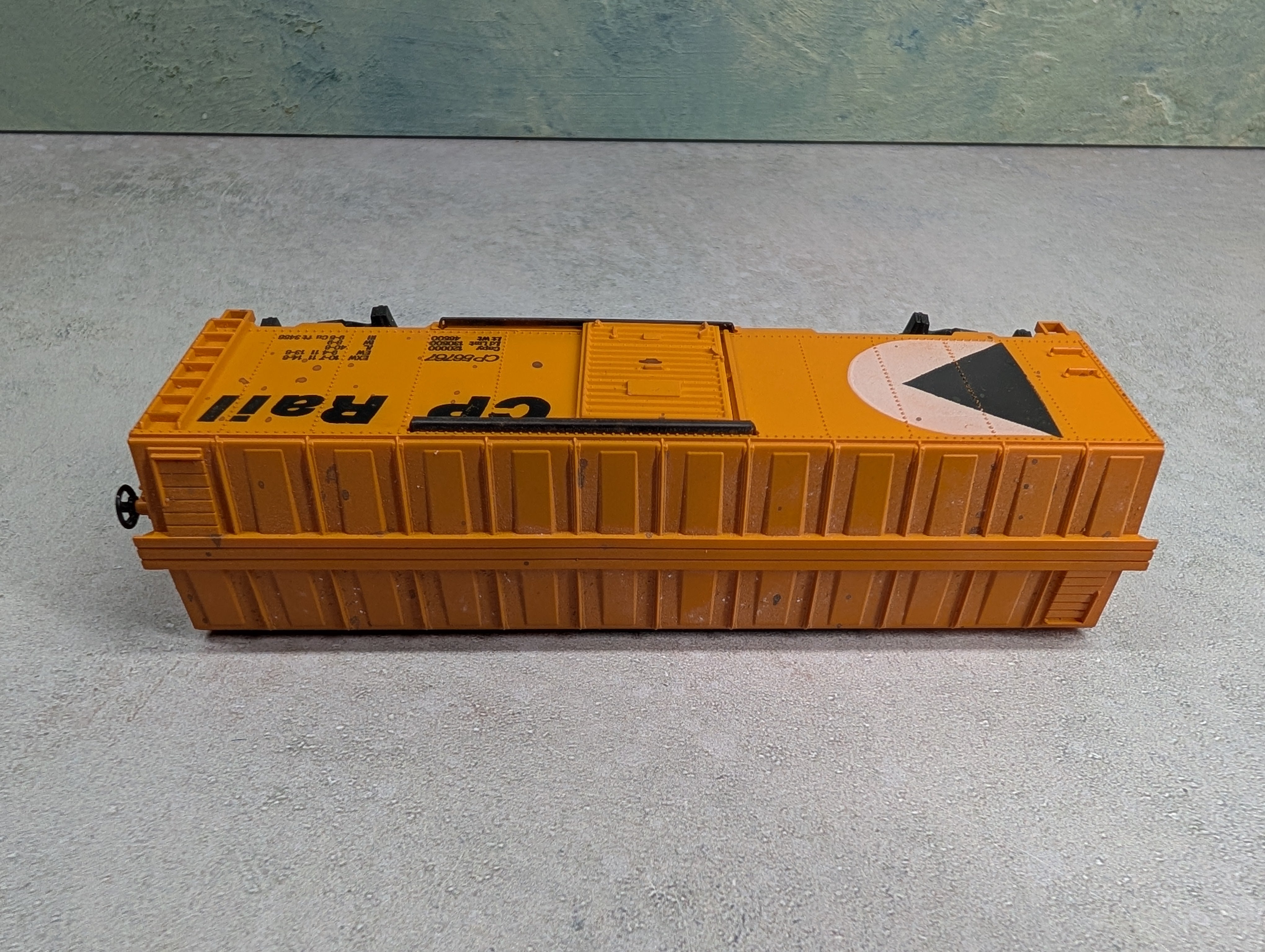 USED Tyco #5-8400 HO Scale 40' Box Car Canadian Pacific CP #56767