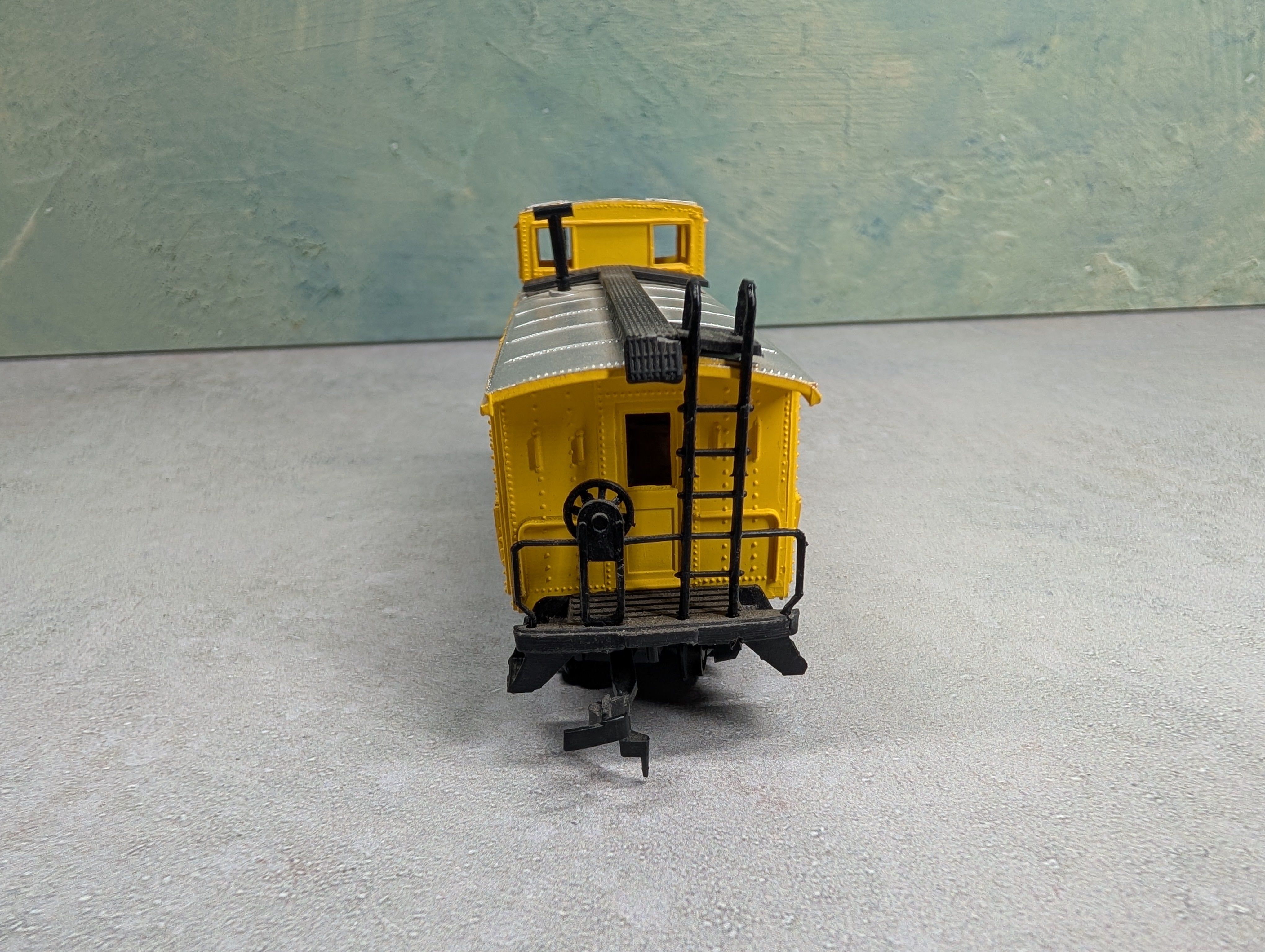 USED Lionel HO Scale Caboose Chessie System C&O #58600