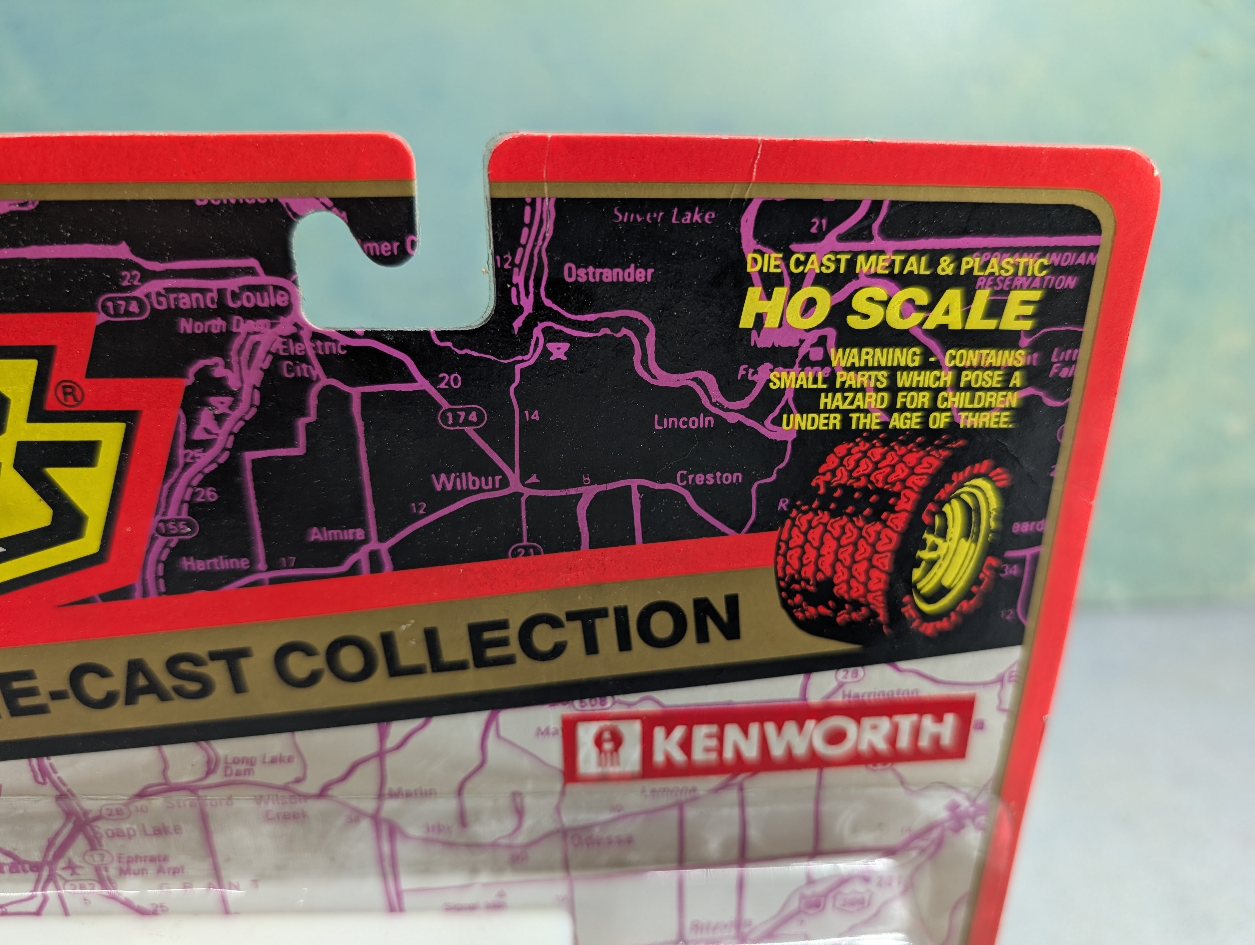 Road Champs 7372 HO Scale Frito Lay Doritos Kenworth Semi Truck and Trailer Die Cast Collection