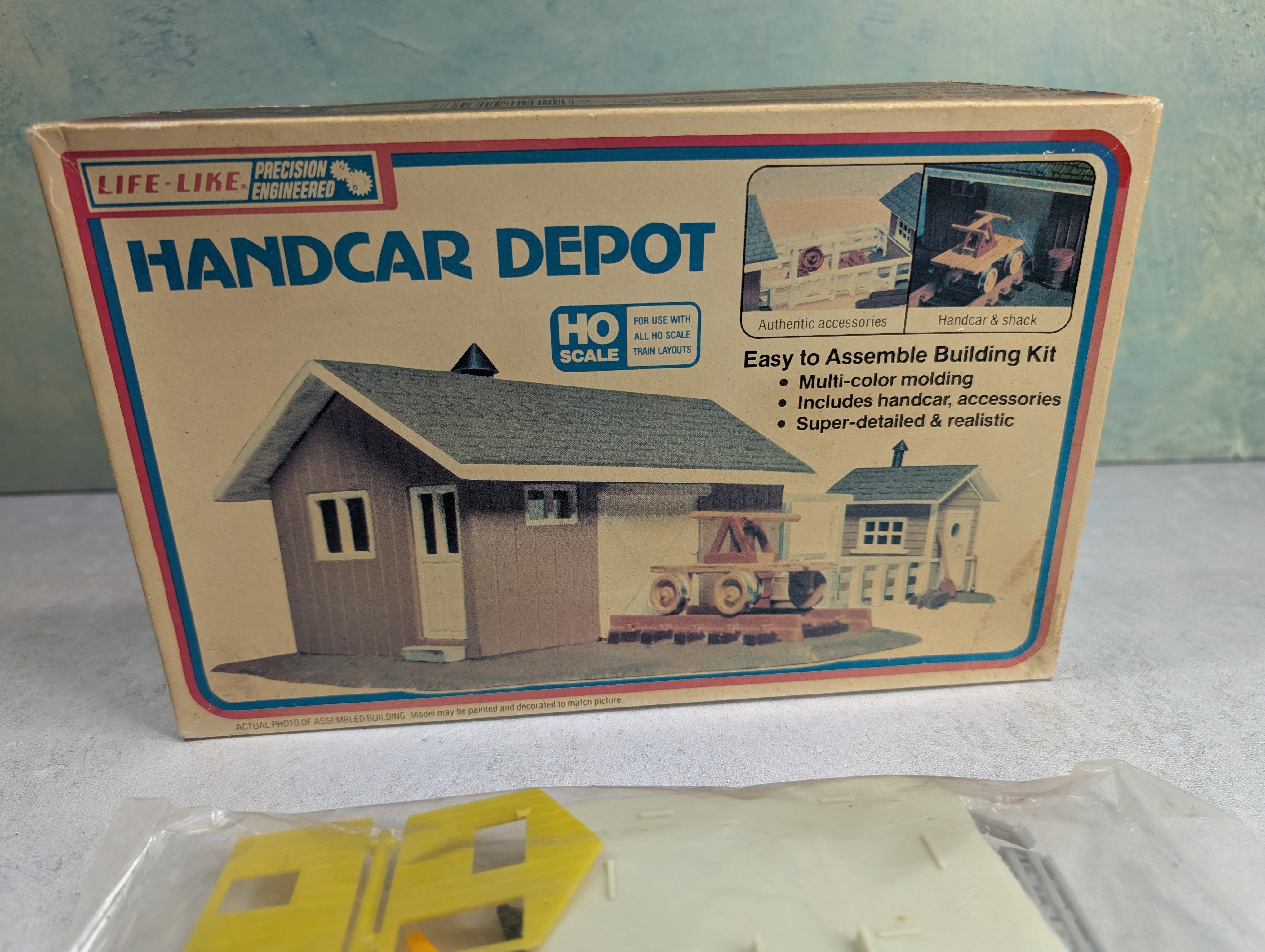 Life-Like 1346 HO Scale Handcar Depot KIT