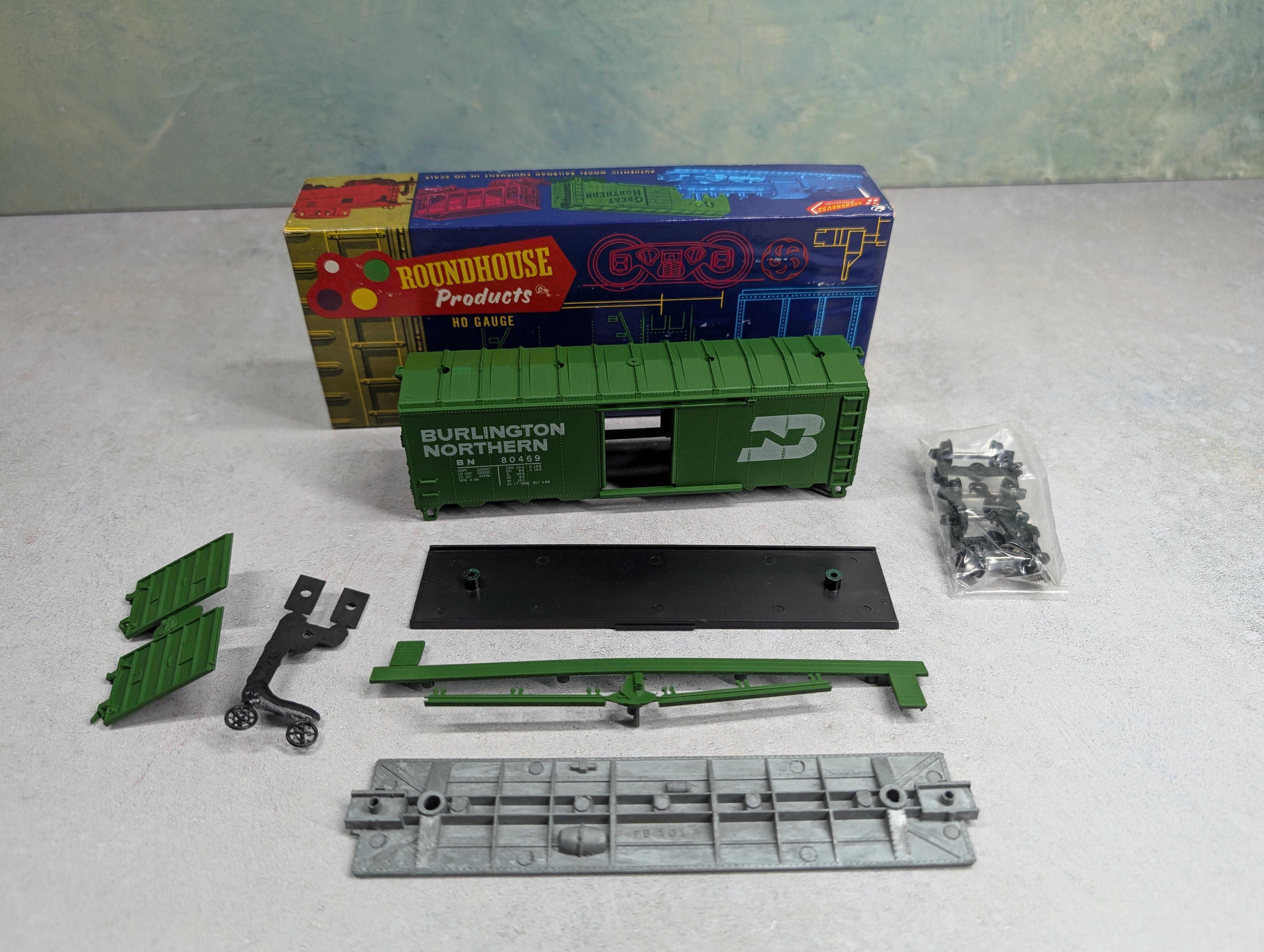 USED Roundhouse HO Scale 40' Box Car Kit Burlington Northern BN #80469 KIT