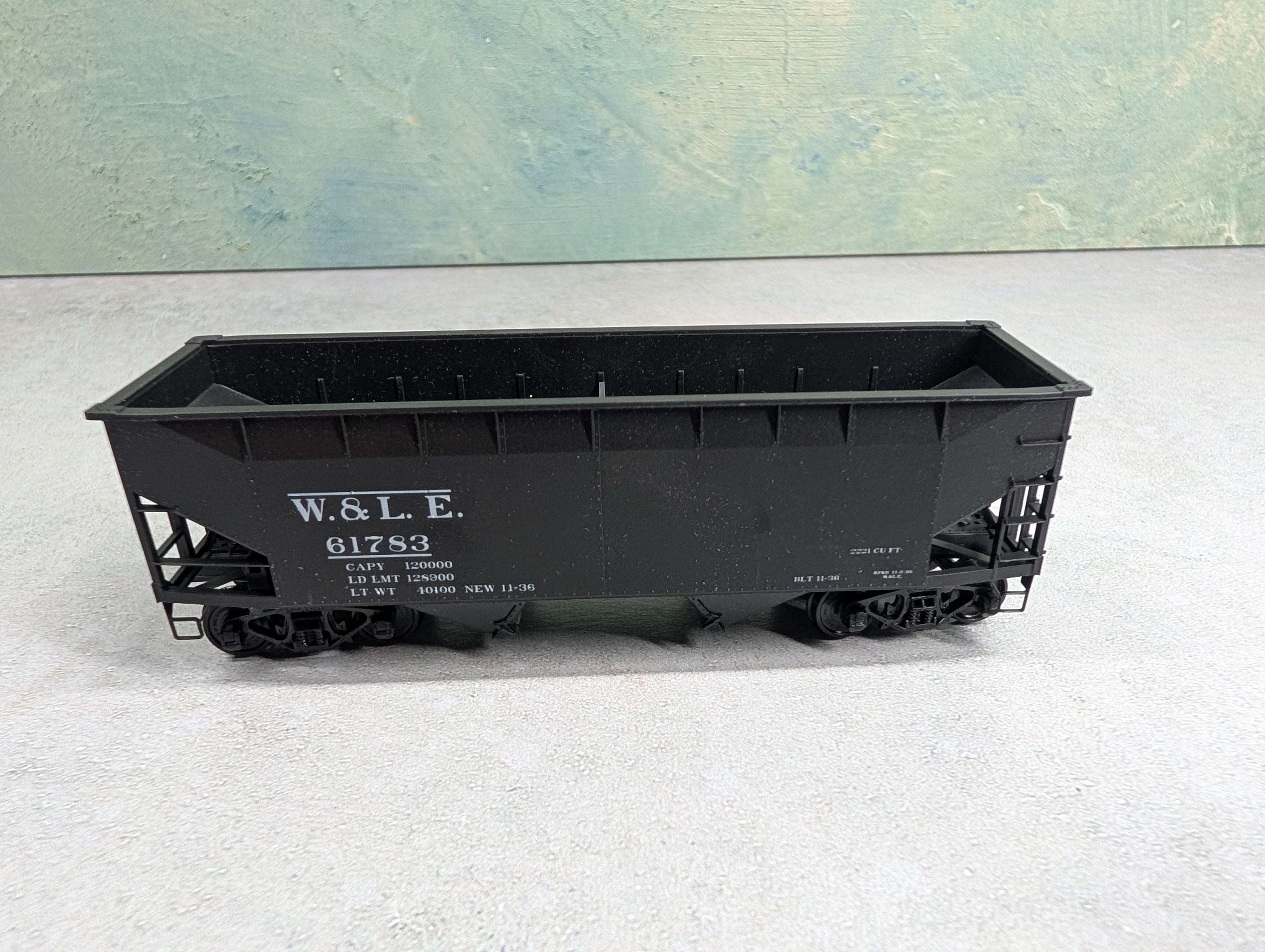 USED Accurail HO Scale 2 Bay Open Hopper Wheeling and Lake Erie W&LE #61783