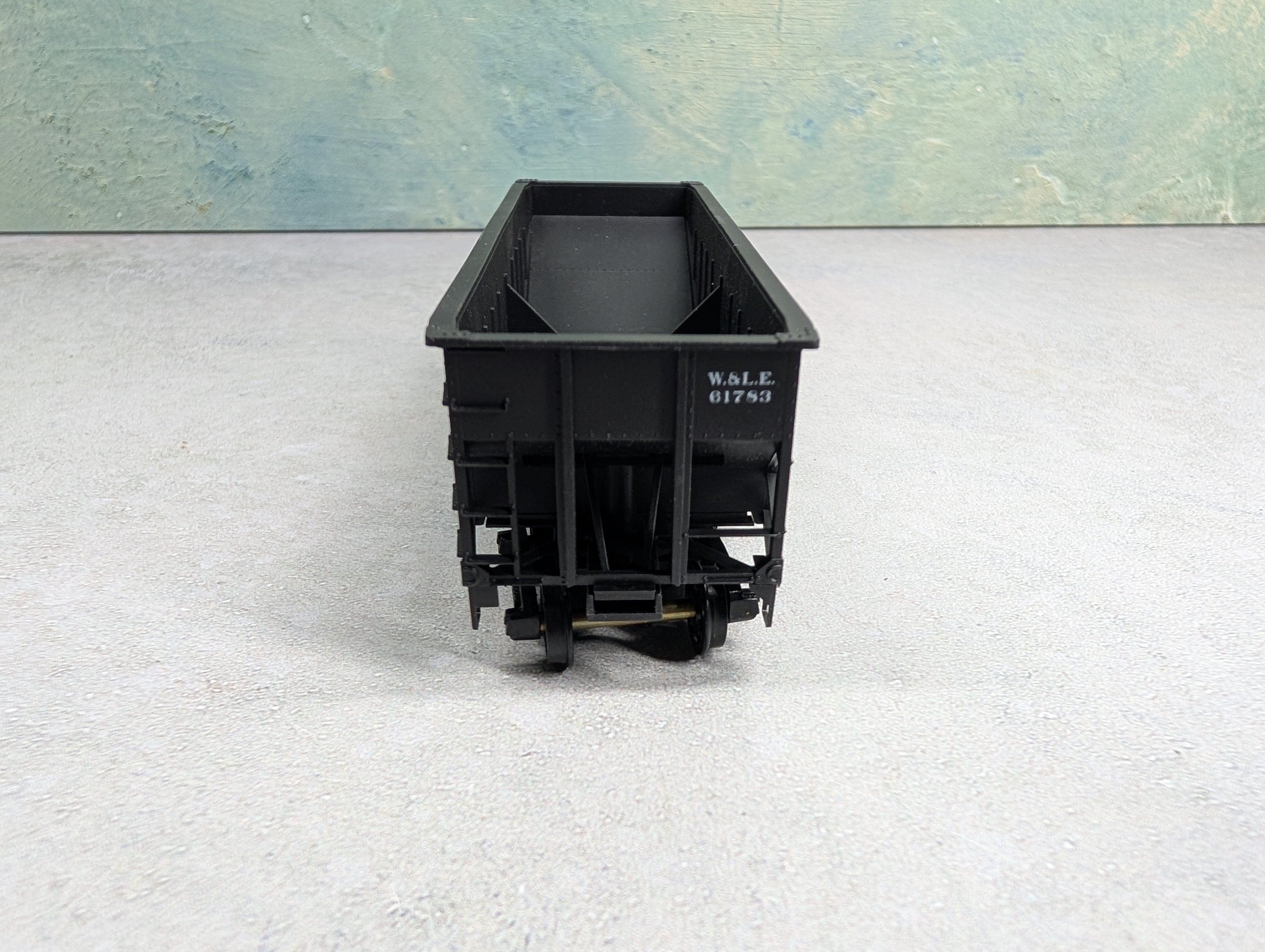 USED Accurail HO Scale 2 Bay Open Hopper Wheeling and Lake Erie W&LE #61783