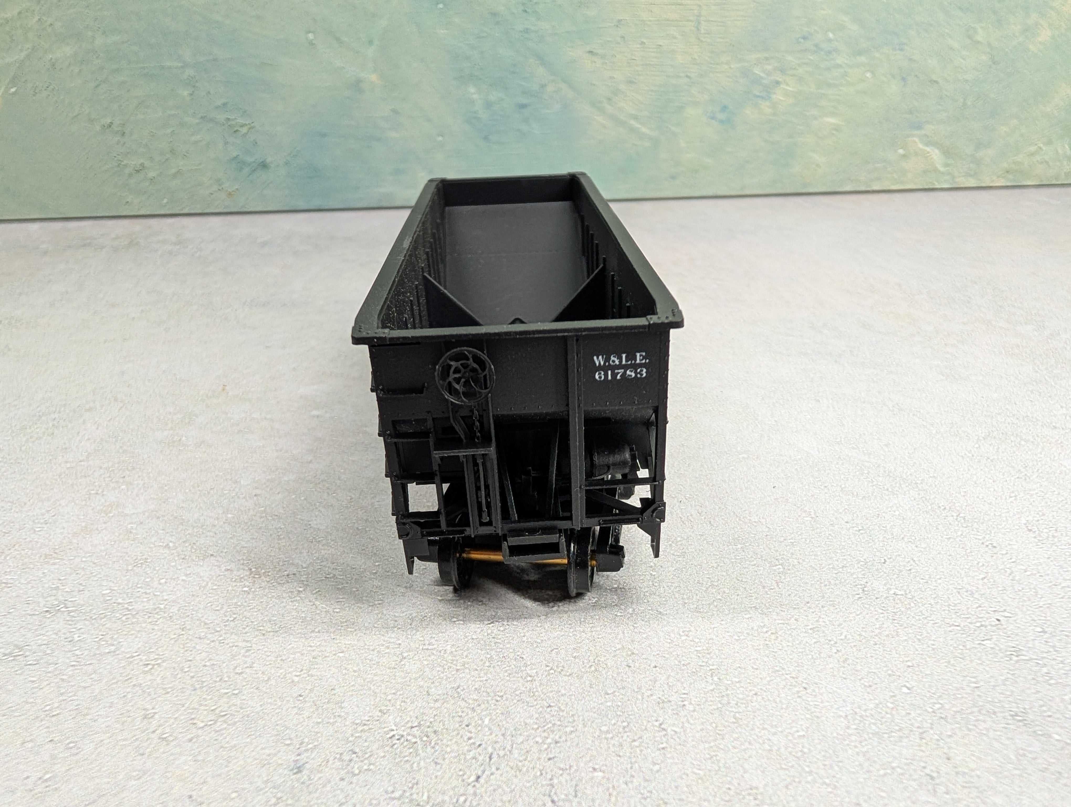 USED Accurail HO Scale 2 Bay Open Hopper Wheeling and Lake Erie W&LE #61783
