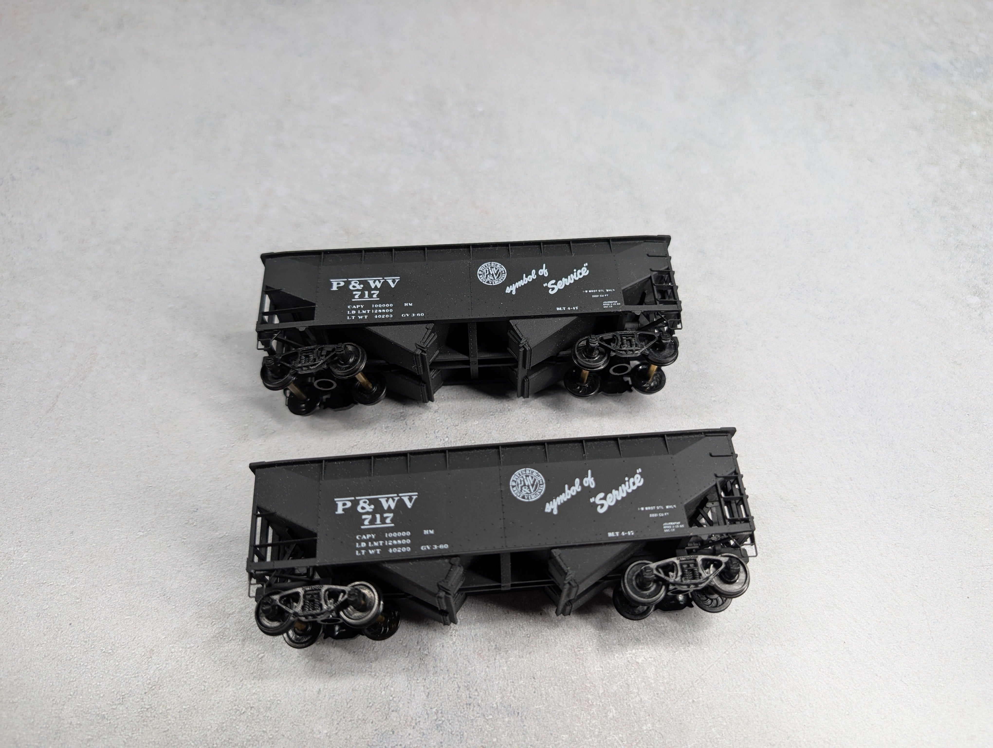 USED Accurail HO Scale 2 Bay Open Hoppers Pittsburgh & West Virginia P&WV #717 (2 pcs)