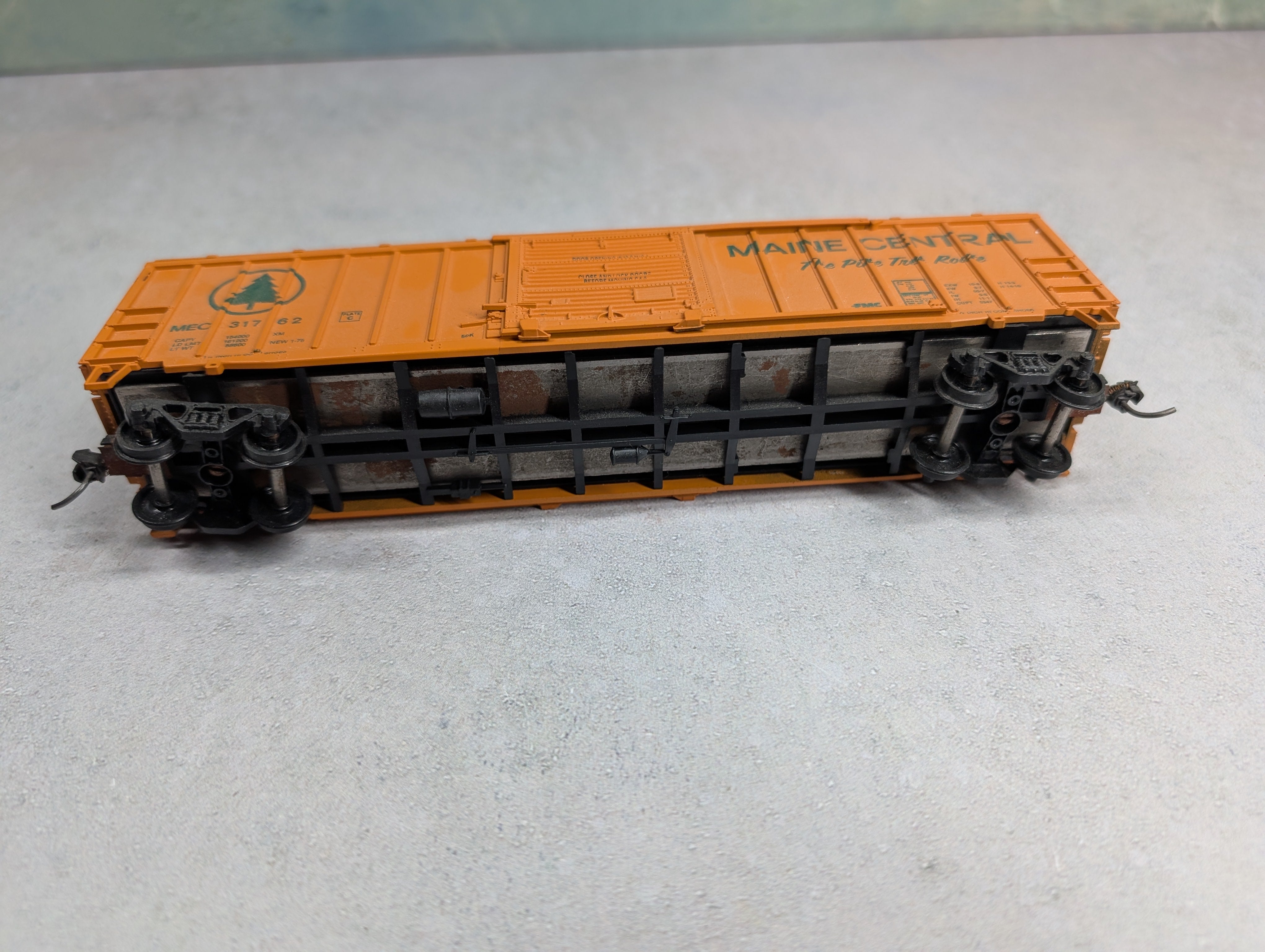 USED Athearn HO Scale 50' Box Car Maine Central MEC #31762 Weathered