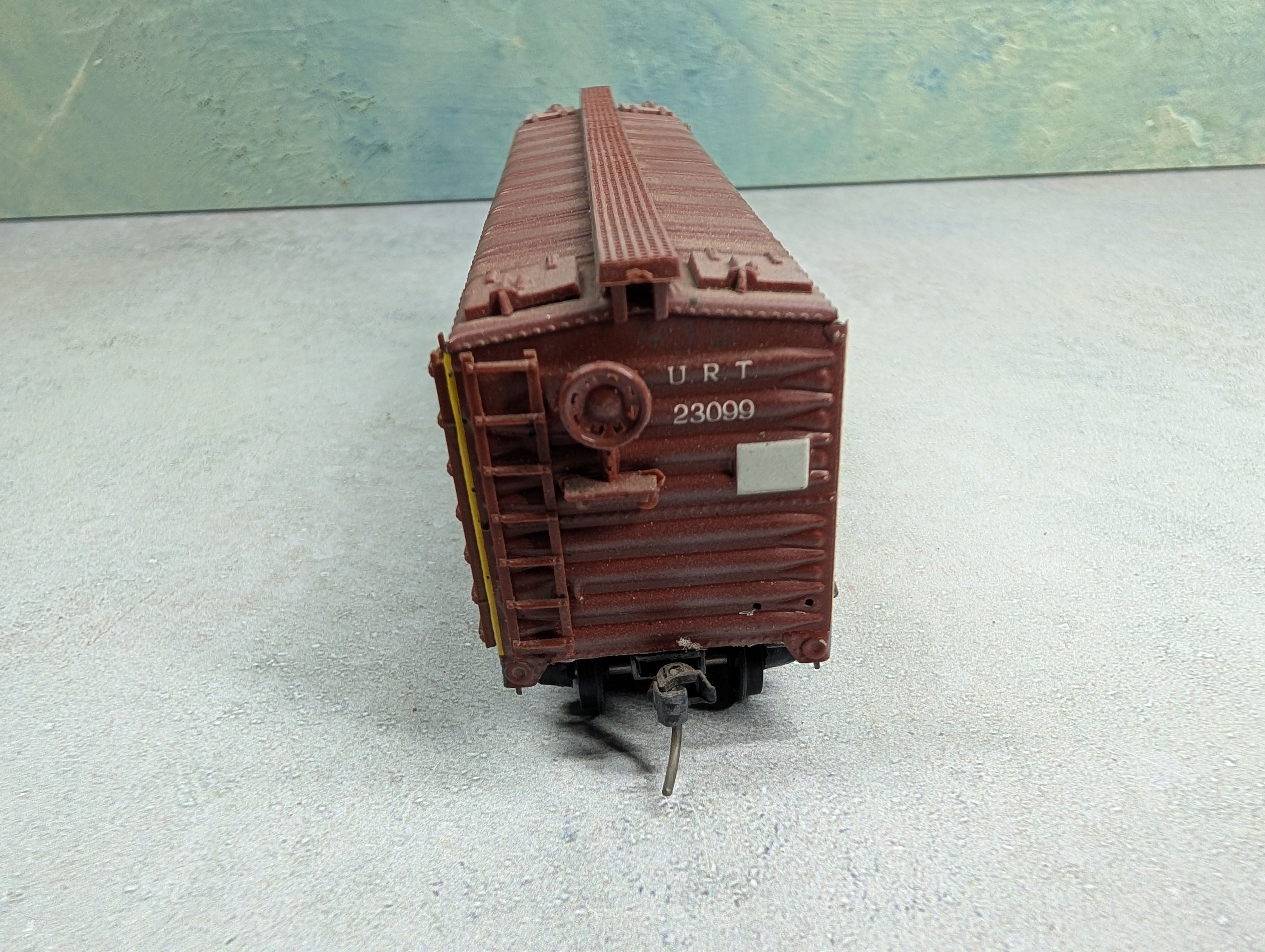USED Varney HO Scale Metal 40' Box Car Carnation Milk URTC #23099 Weathered