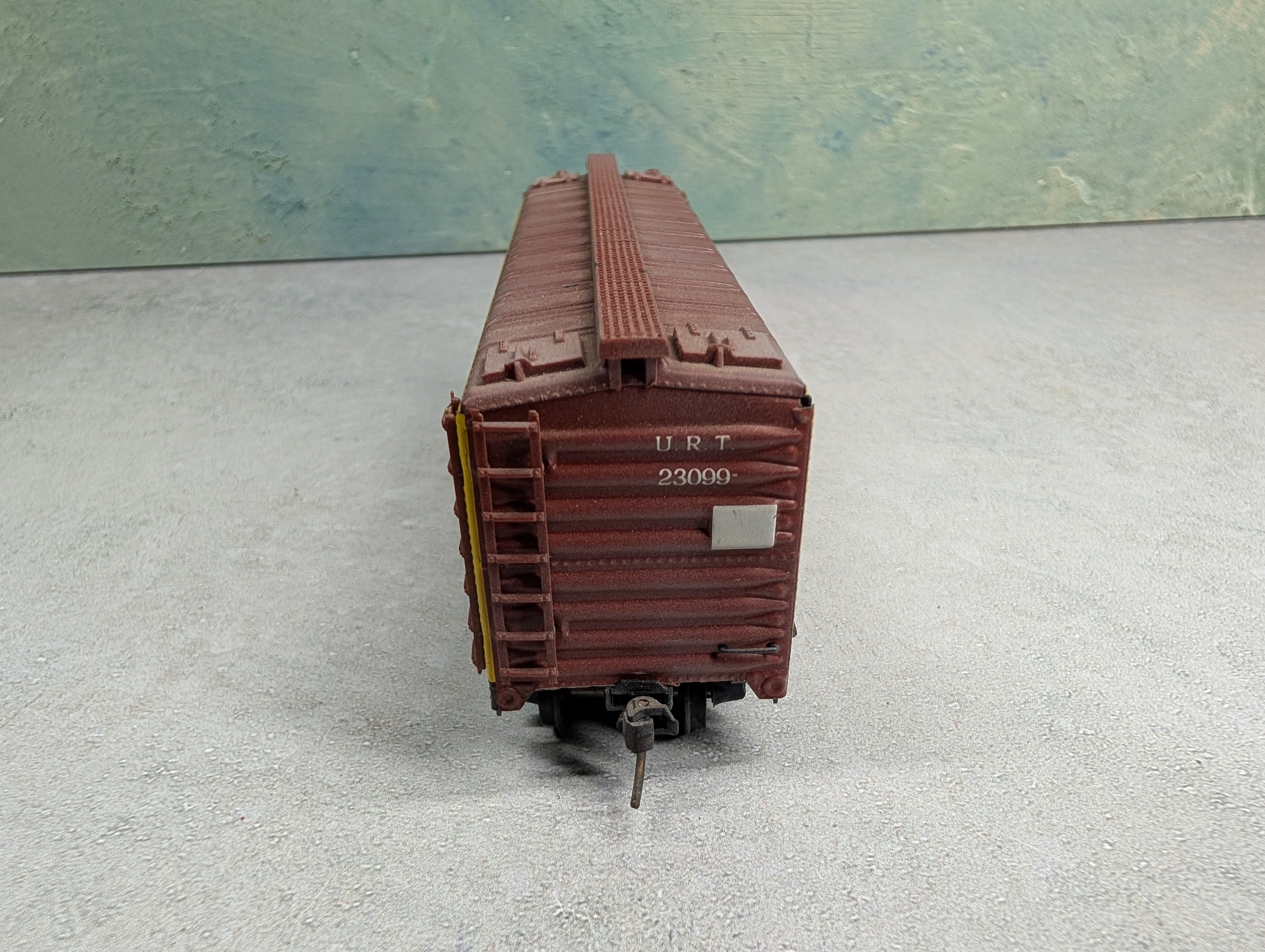 USED Varney HO Scale Metal 40' Box Car Carnation Milk URTC #23099 Weathered