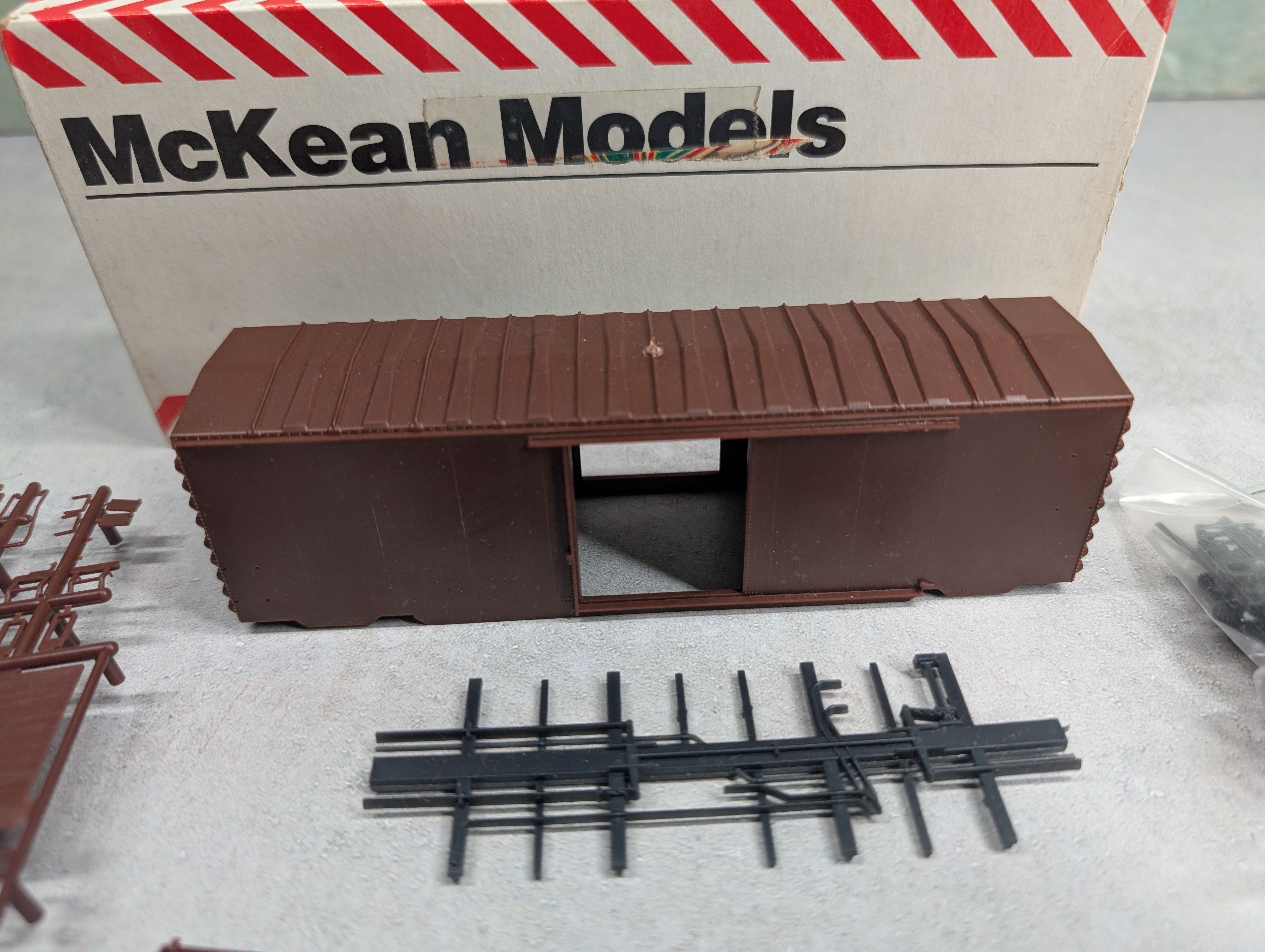 USED MCKEAN 700 HO Scale 40' PS-1 Box Car Undecorated KIT