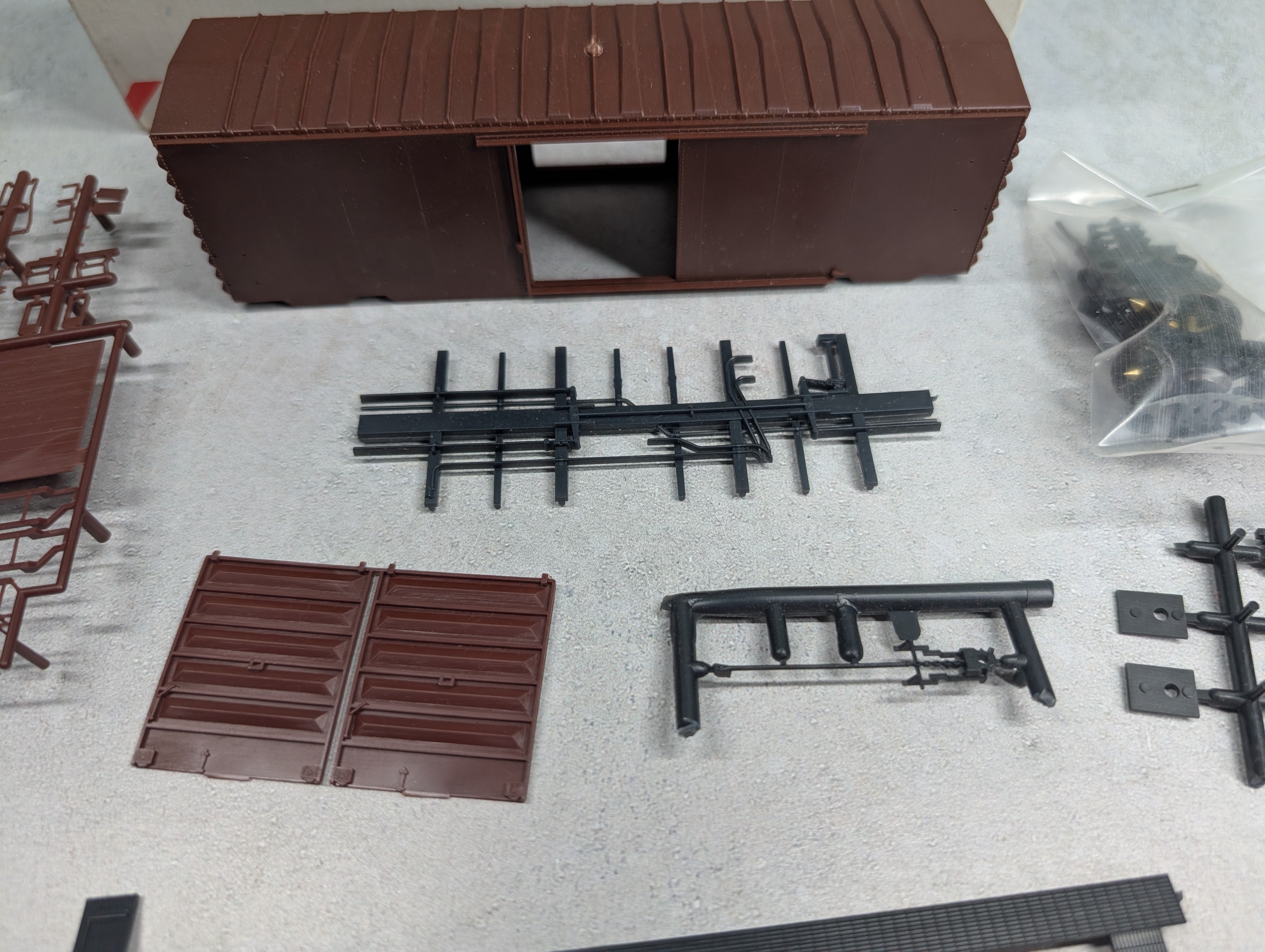 USED MCKEAN 700 HO Scale 40' PS-1 Box Car Undecorated KIT