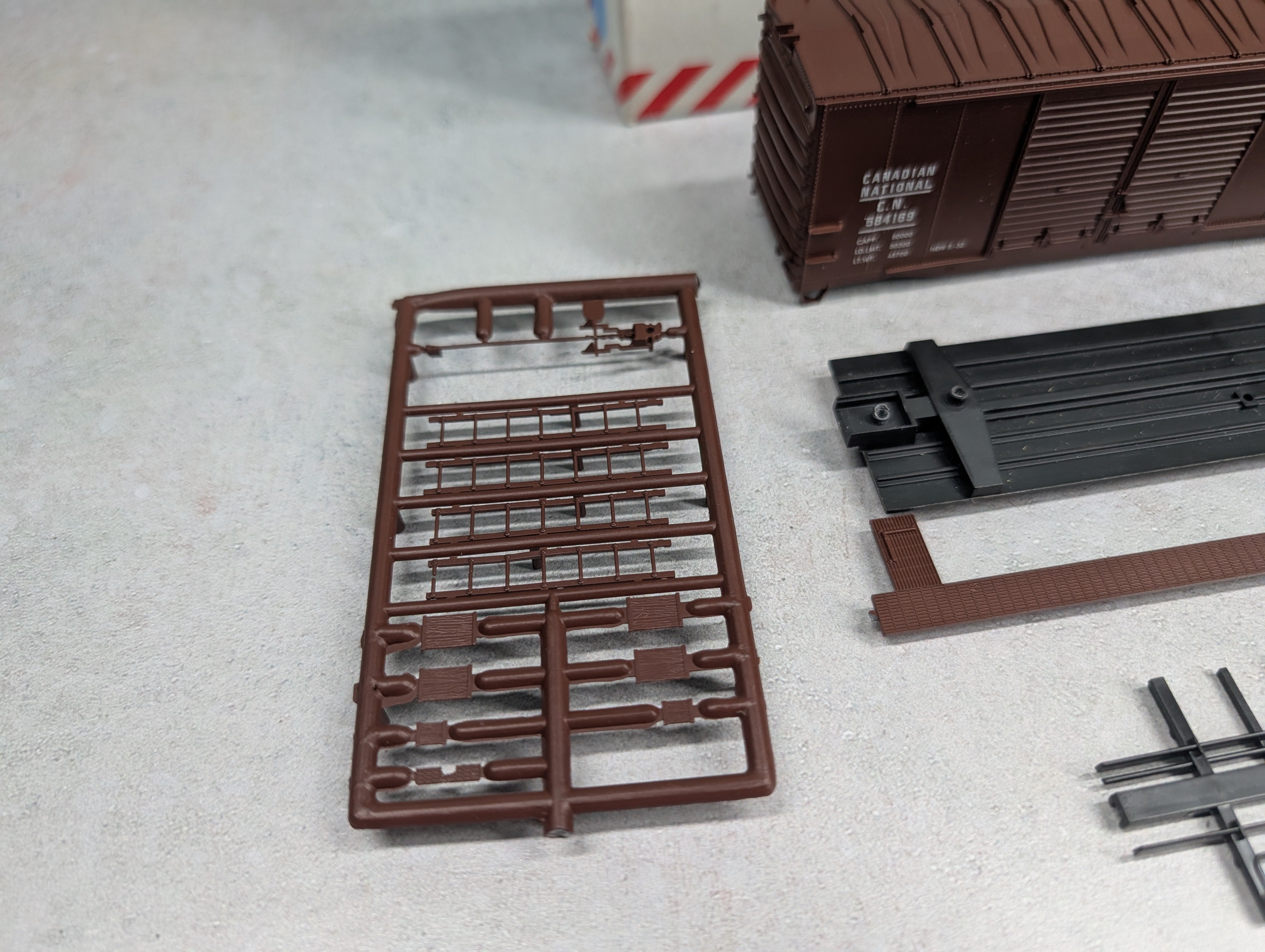 USED MCKEAN 316 HO Scale 40' DD Box Car Canadian National Leaf KIT