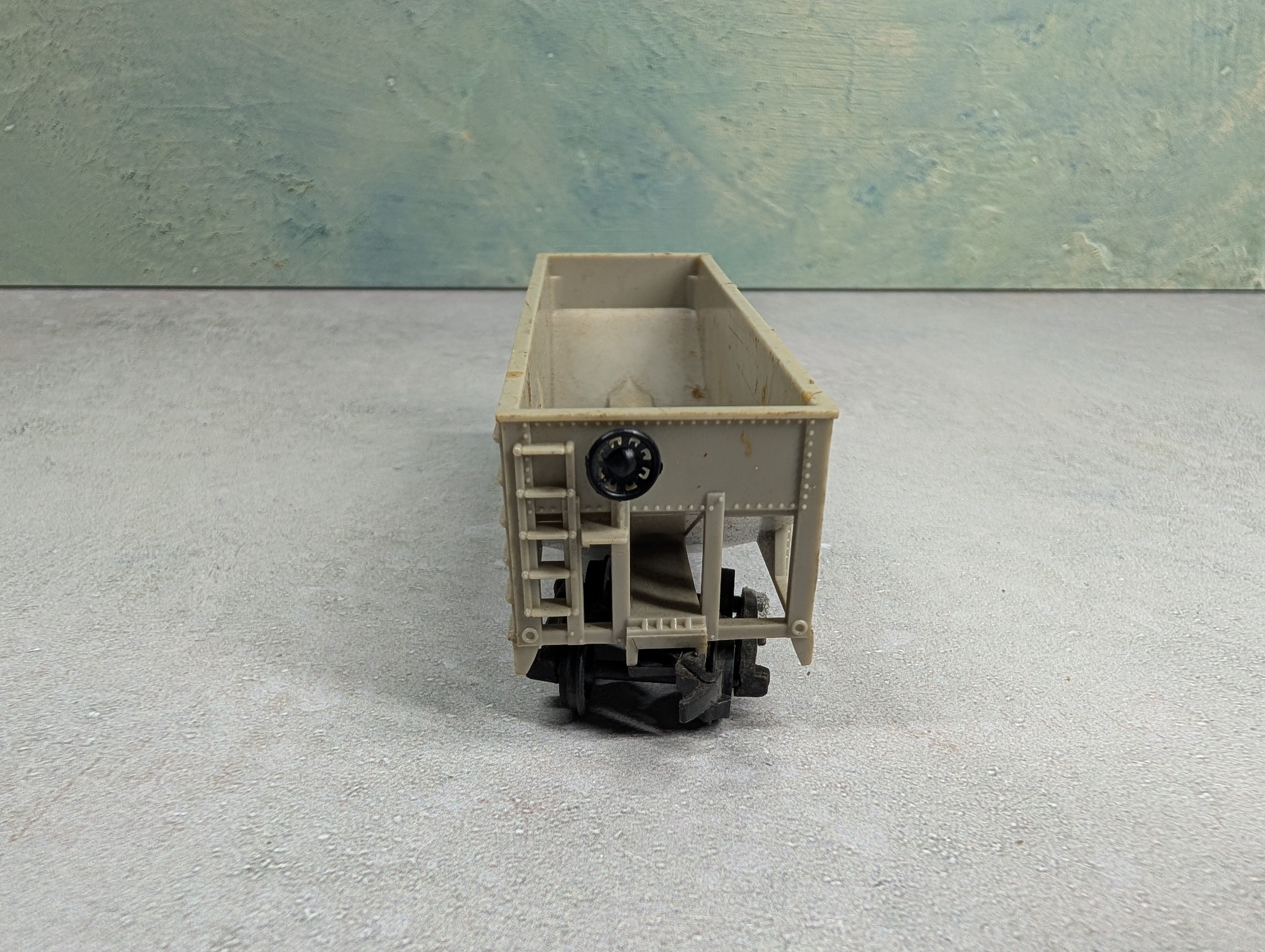 USED Varney HO Scale 2 Bay Open Hopper Monon CIL #4201
