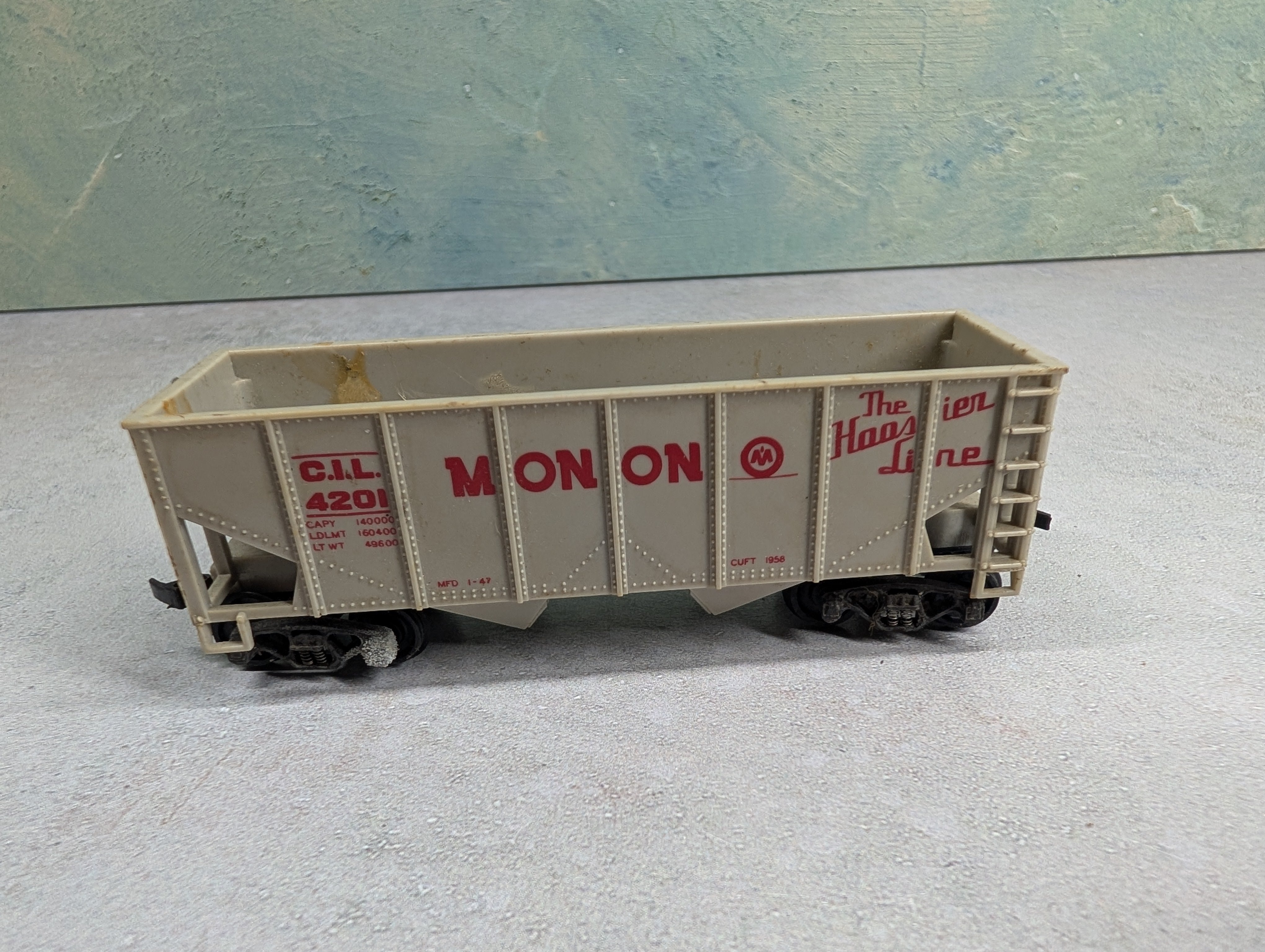 USED Varney HO Scale 2 Bay Open Hopper Monon CIL #4201