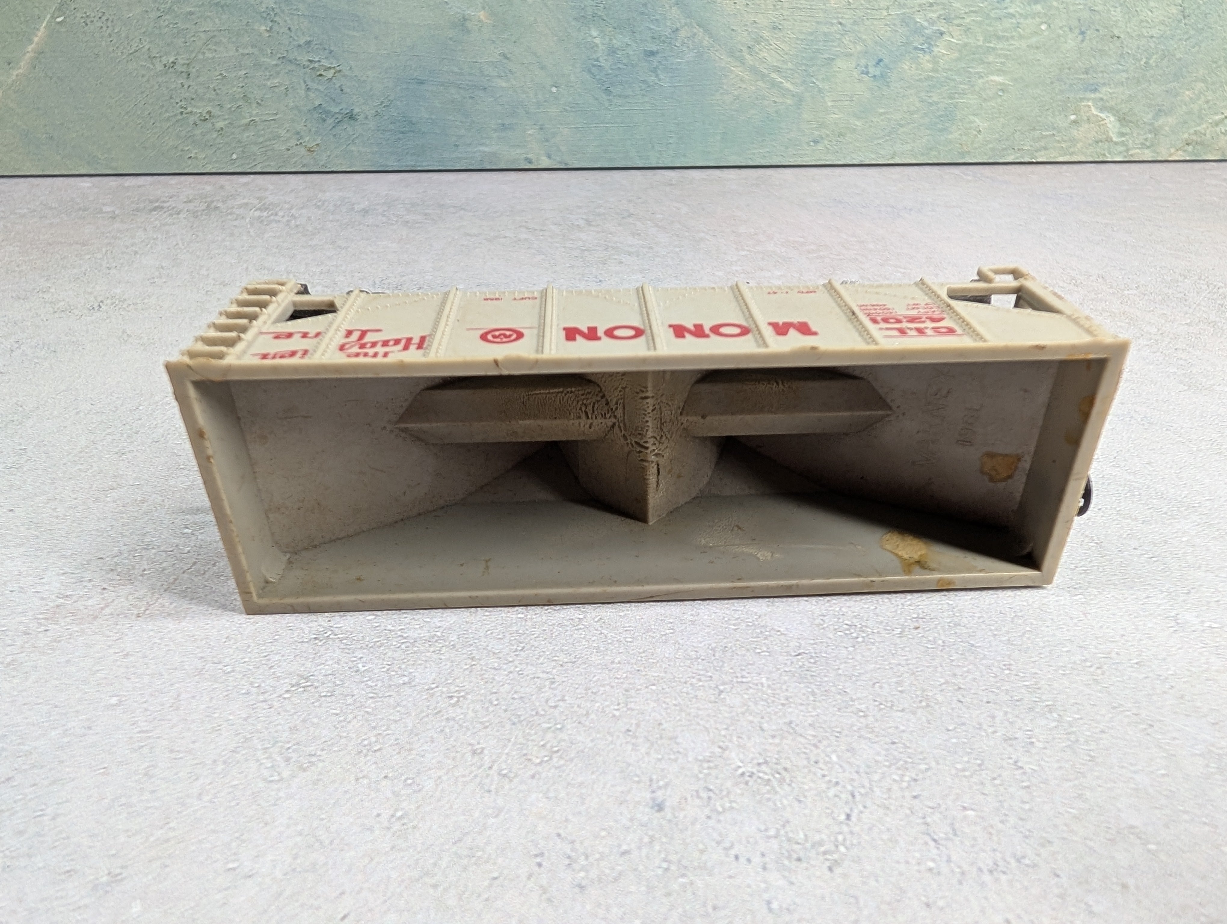 USED Varney HO Scale 2 Bay Open Hopper Monon CIL #4201