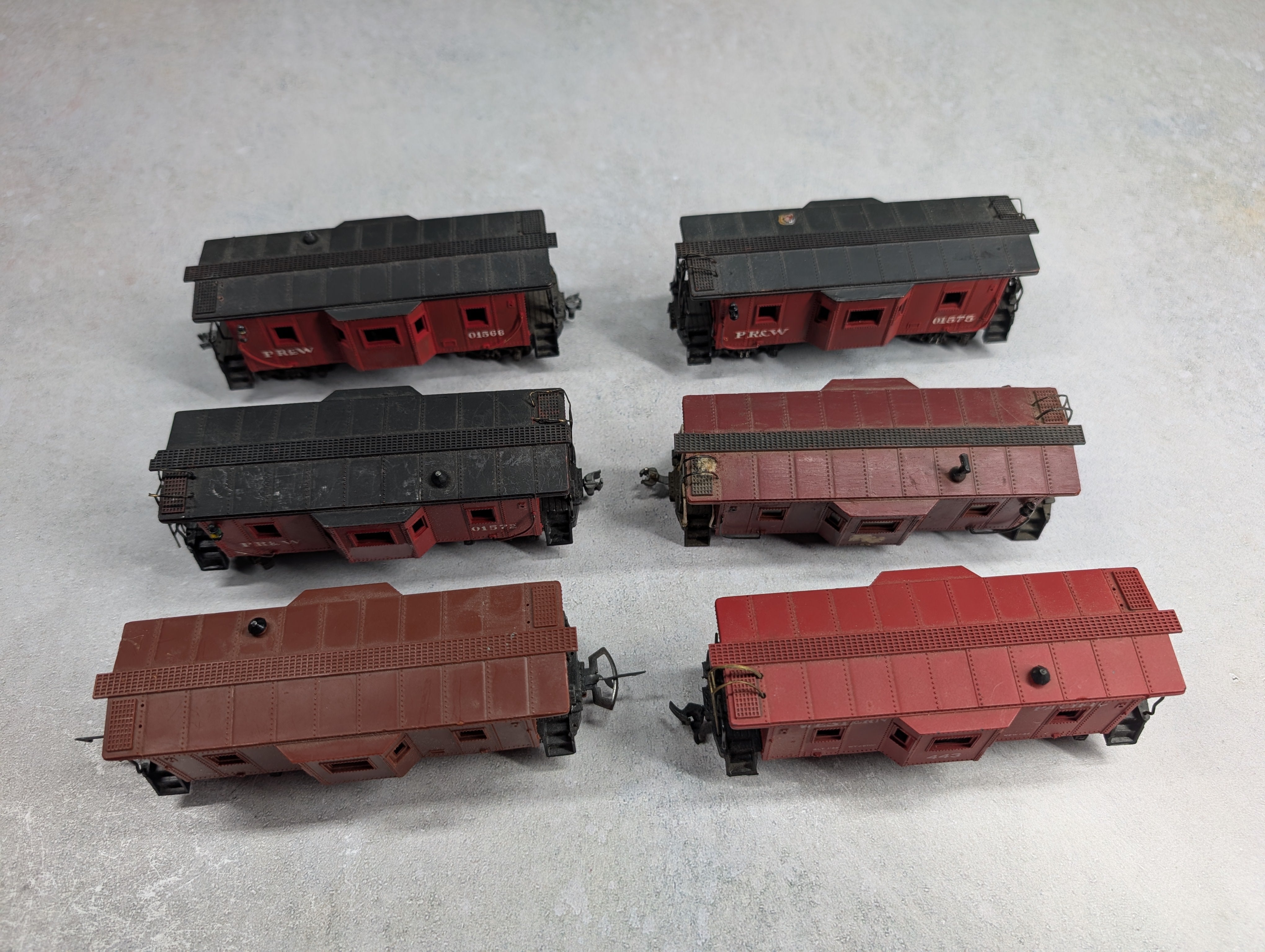 USED HO Scale Lot of Bay Window Cabooses, Varney + more (6 pcs)