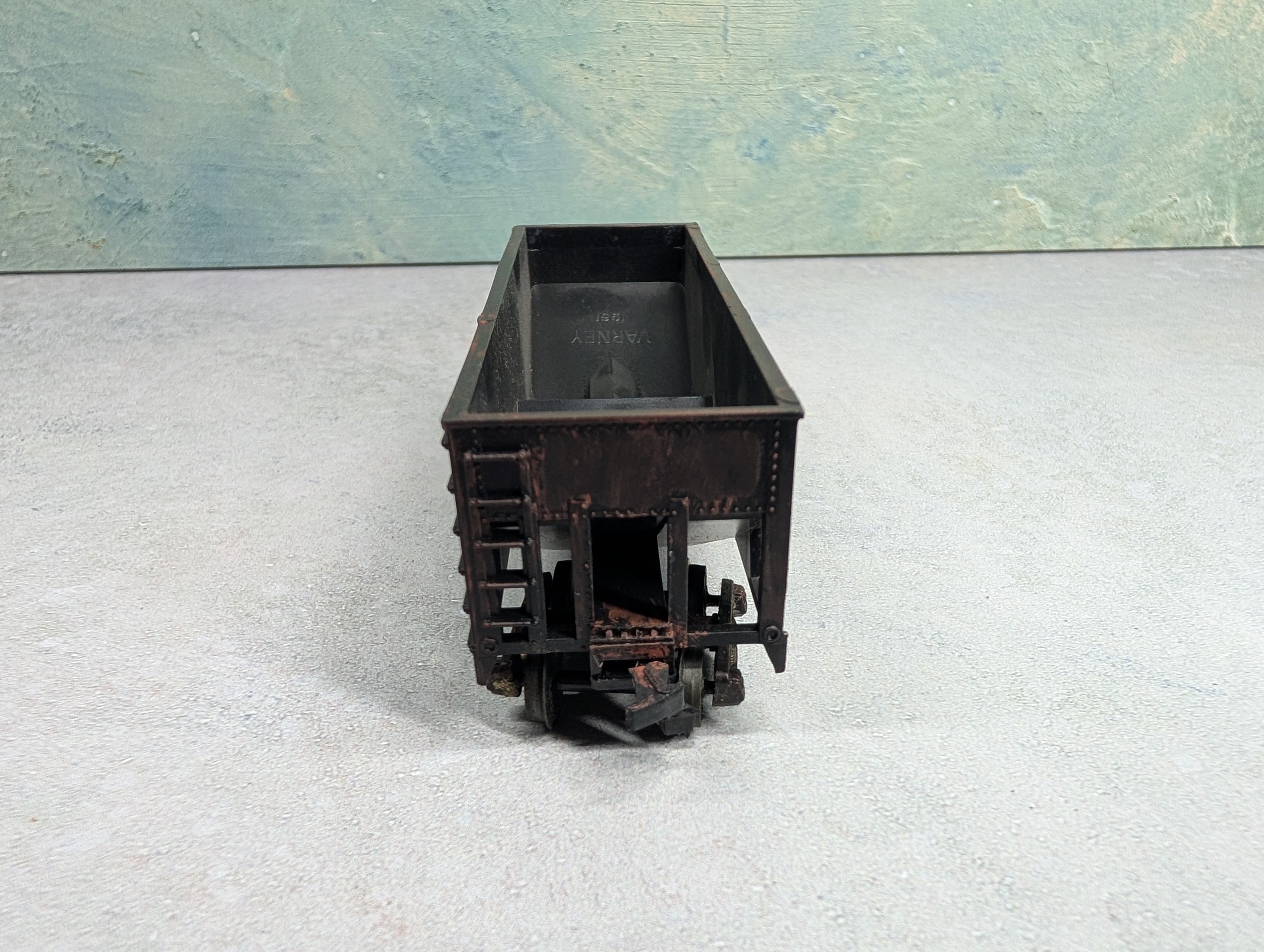 USED Varney HO Scale 2 Bay Open Hopper Virginian VGN #23334 Weathered